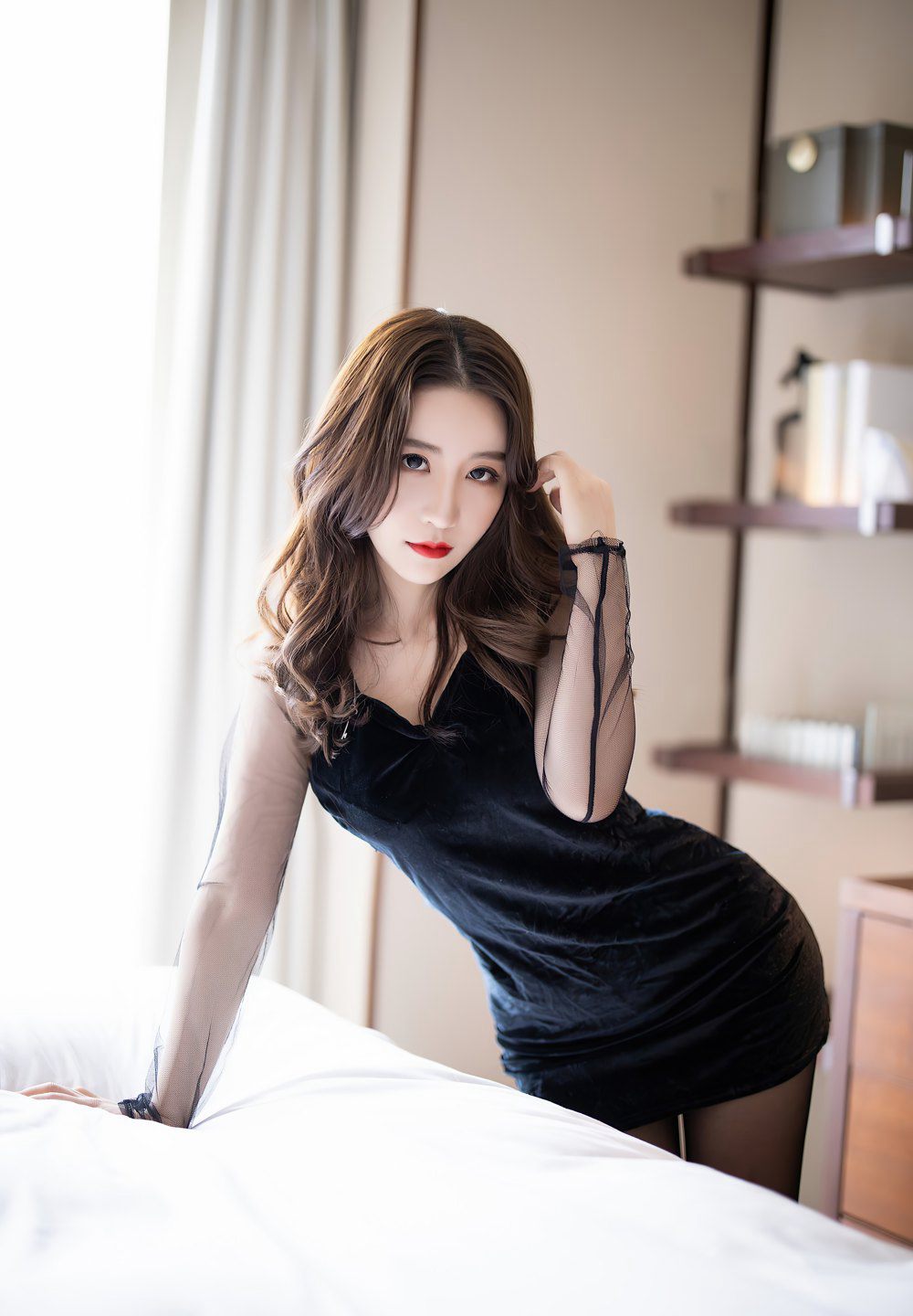 Hồng Nguyệt Anh - Cherry gợi cảm tất đen không nội y quyến rũ chân đẹp trên giường dâm đãng thiếu phụ da trắng mịn hình ảnh chất lượng cao