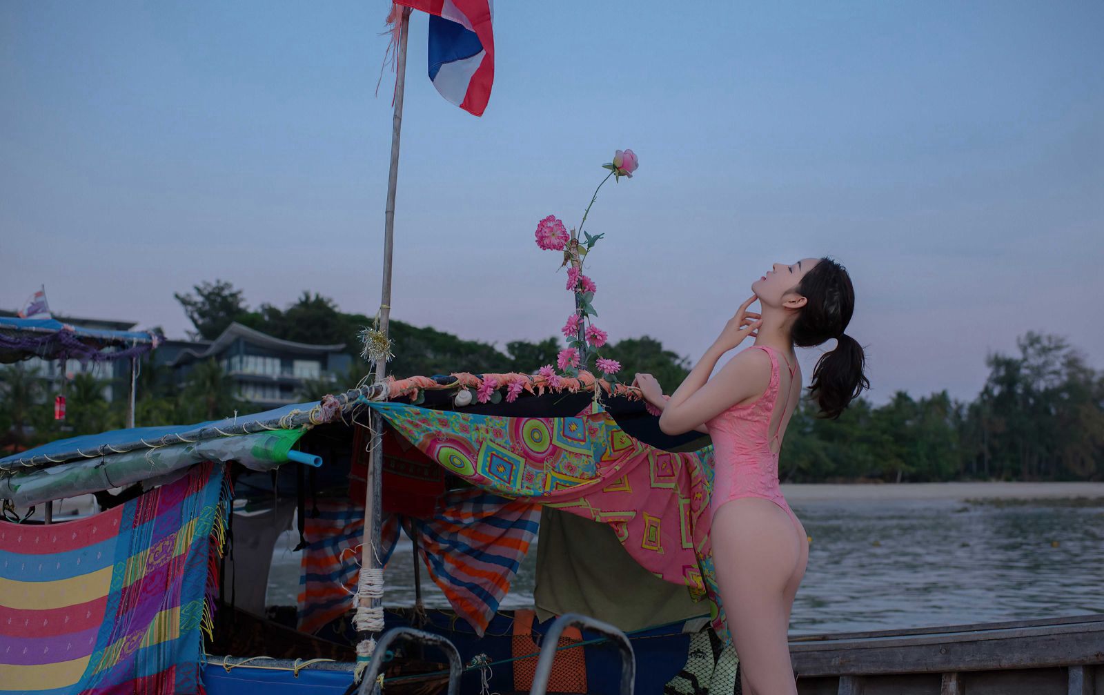 Thẩm Mộng Dao 2020 tập ảnh mới nhất bên bờ biển gợi cảm với quần đinh bikini khiêu gợi, lợi ích cho fan mê mông.