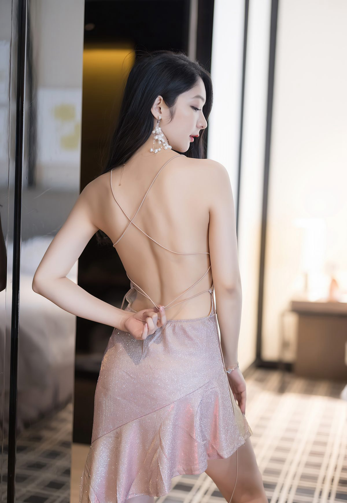 Angela Xiao Reba Black Silk Beautiful Legs Bathroom Sexy Provocative Taking Off Stockings The Whole Process