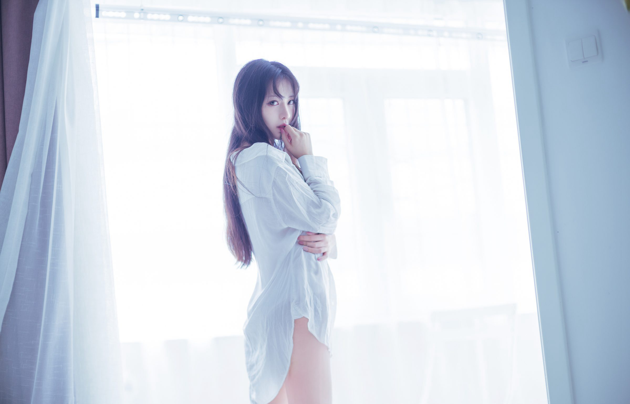 Cosplay Xiao Lu Lu with fair and tender skin, sexy beautiful legs, high face value photo shoot.