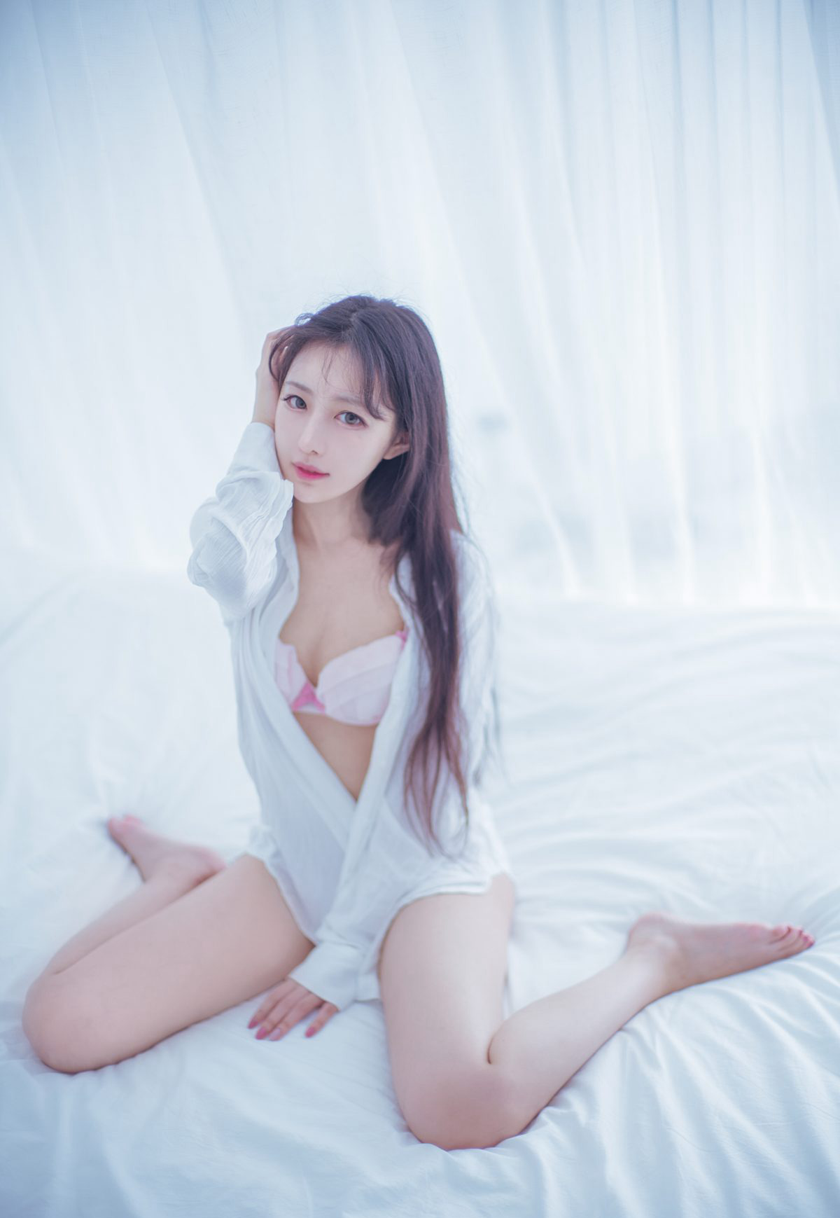 Cosplay Xiao Lu Lu with fair and tender skin, sexy beautiful legs, high face value photo shoot.