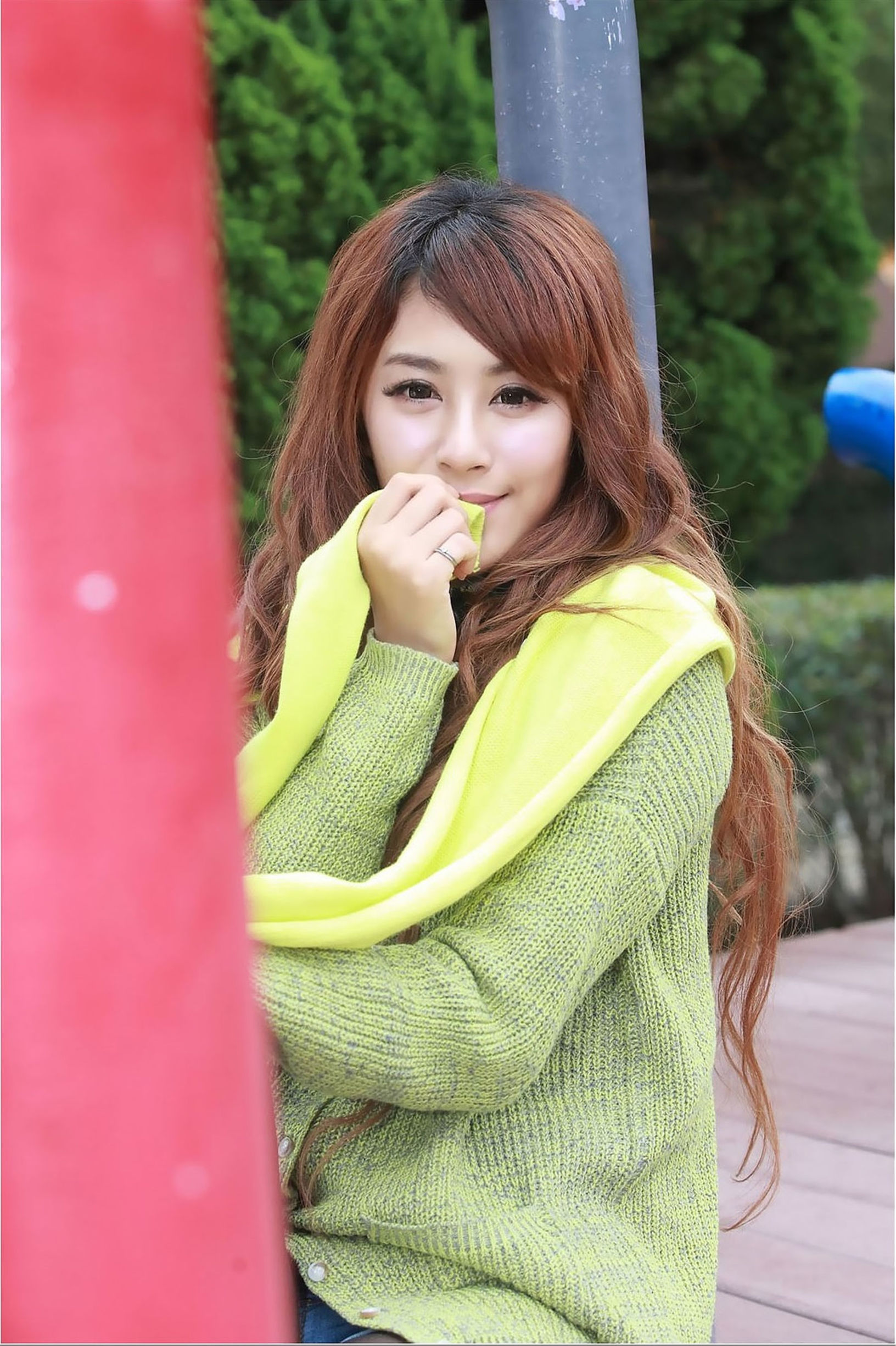 대만 미녀] 하청미소 블랙 스타킹 외부 촬영