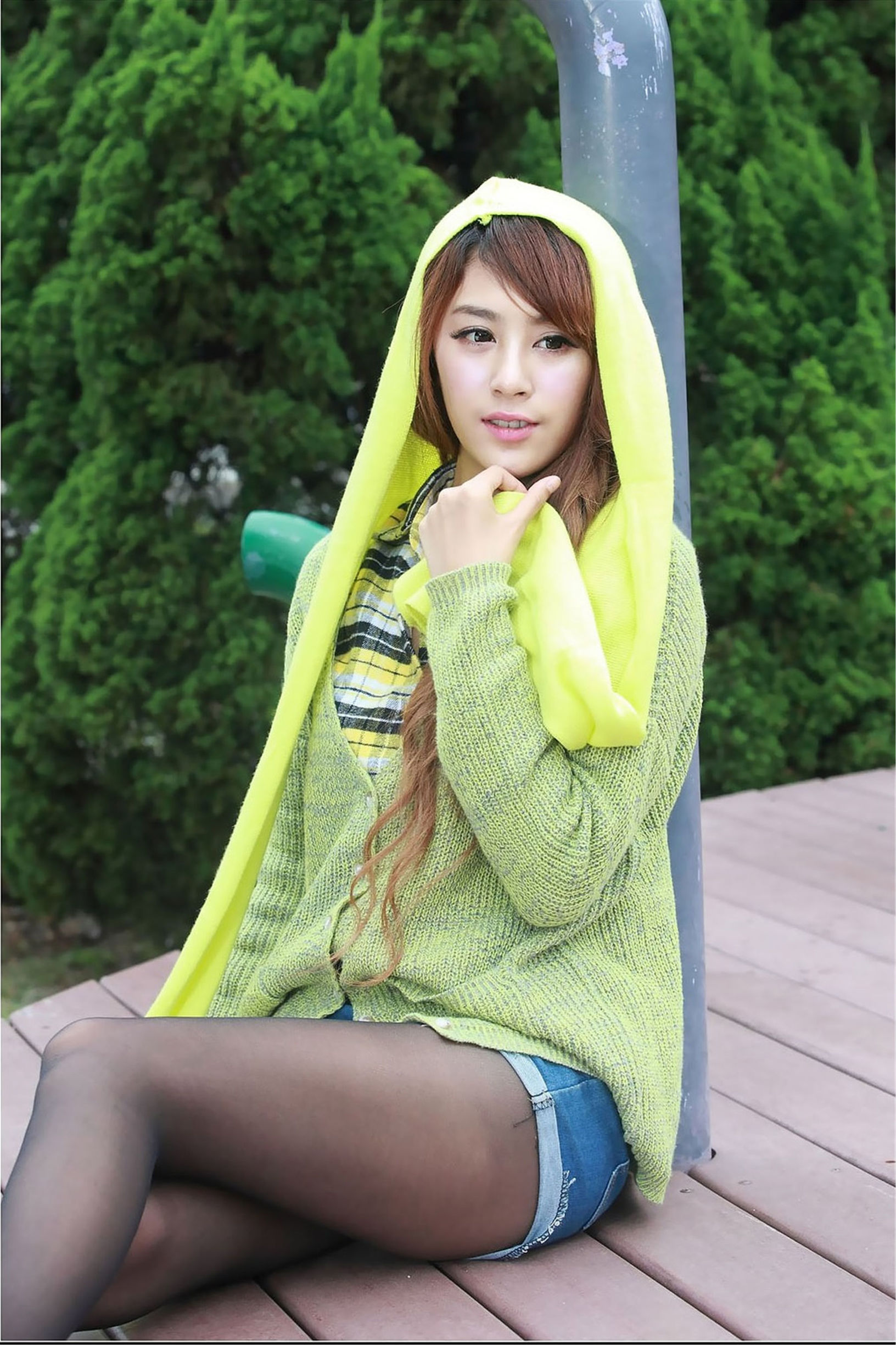 台湾の美女] 夏晴MISO 黒ストッキング外ロケ