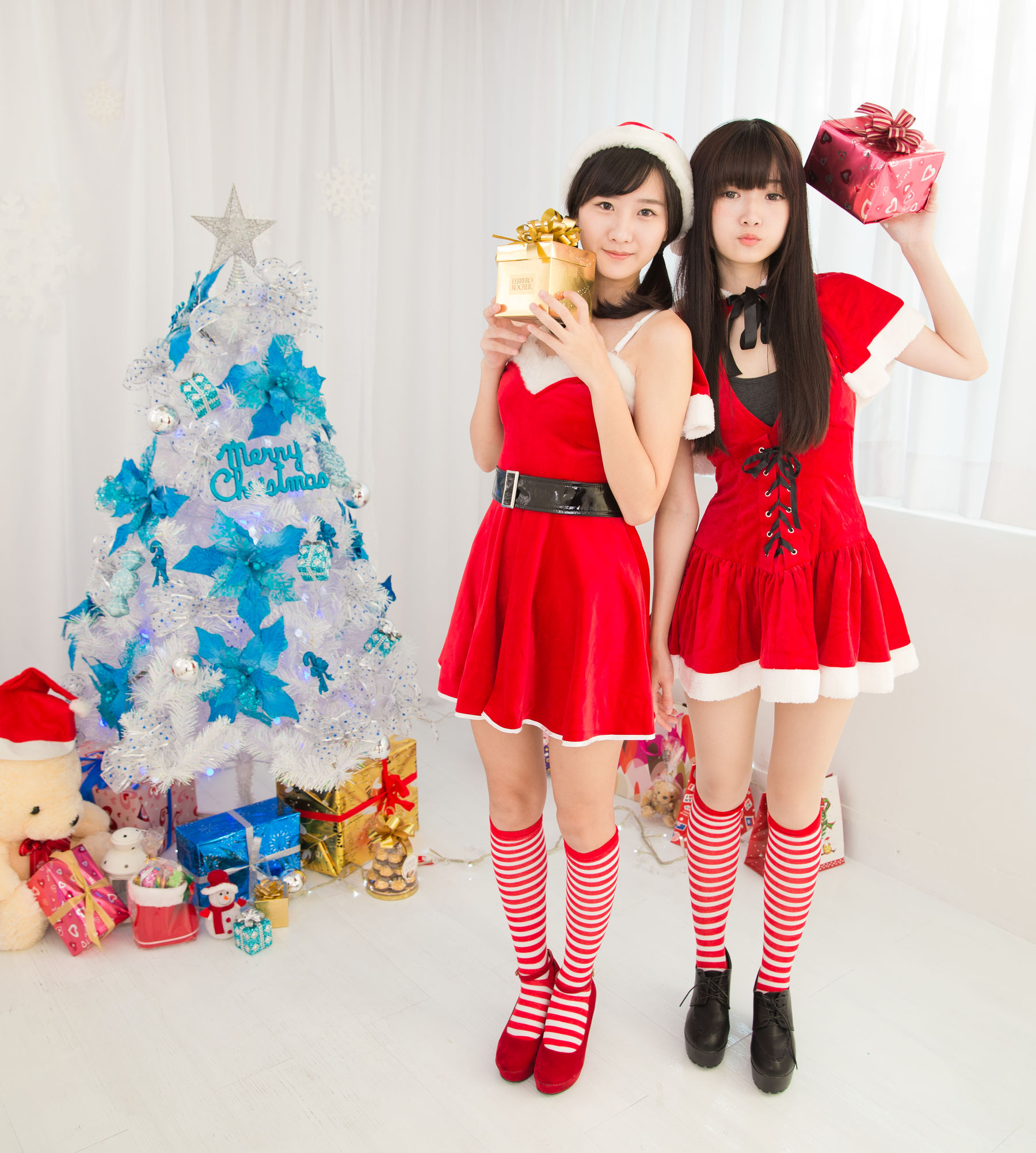 台湾美女] リシシュアン & ツイテンテン クリスマス室内撮影