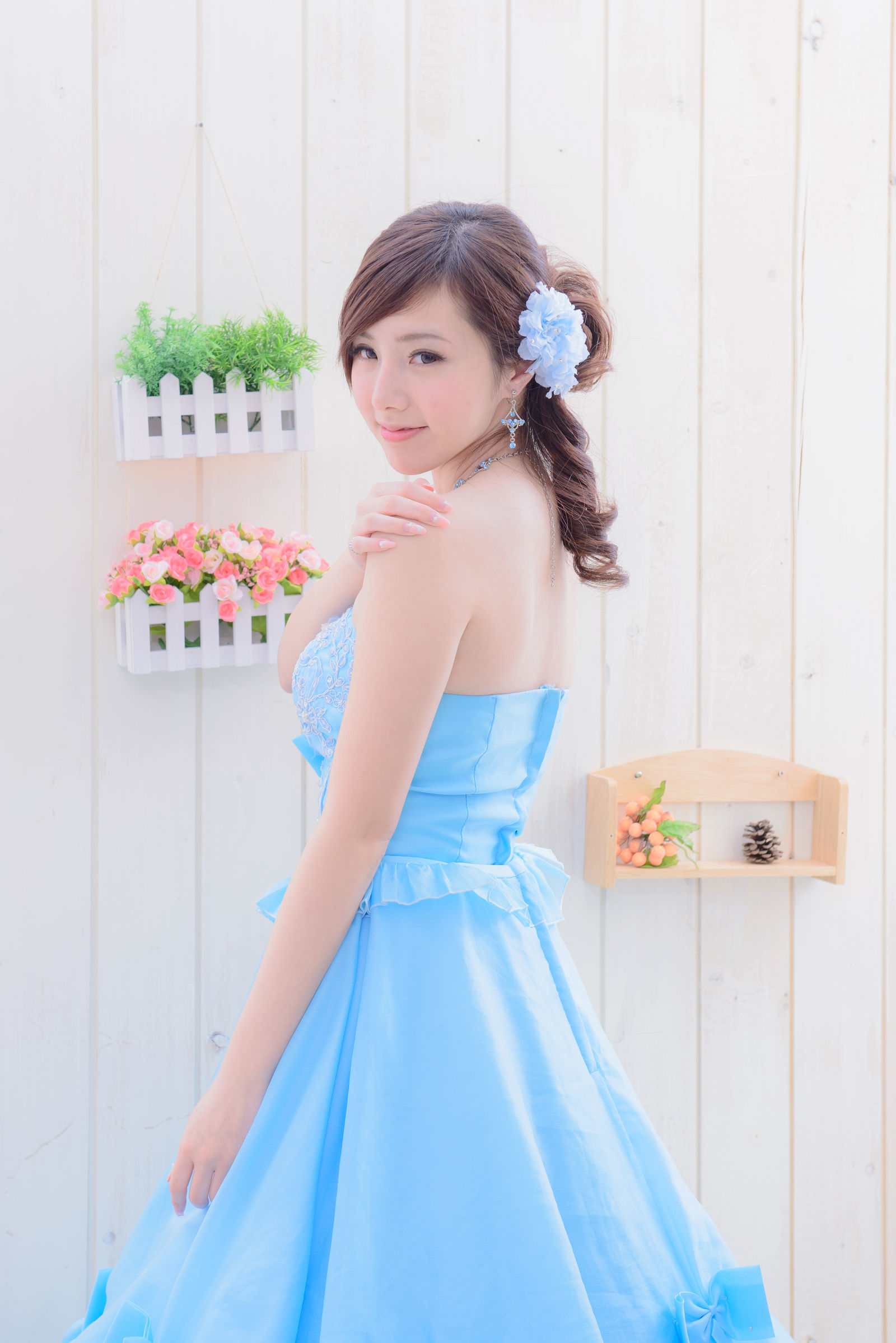 Taiwan Beauty] Chen Siying Blue and White Wedding Dress Photo Collection