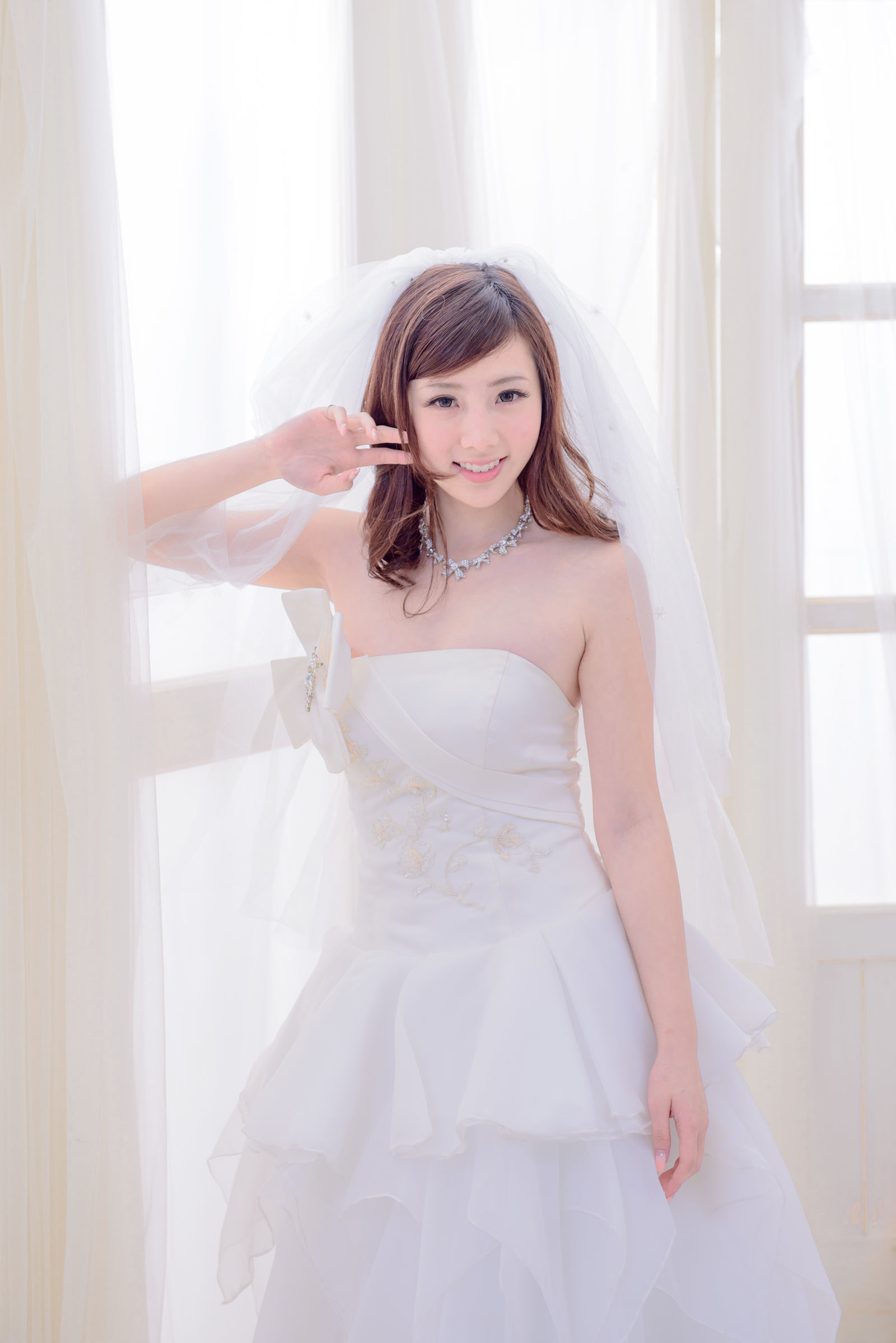 台湾の美女] チェン・シイン 藍白ウェディングドレス写真集