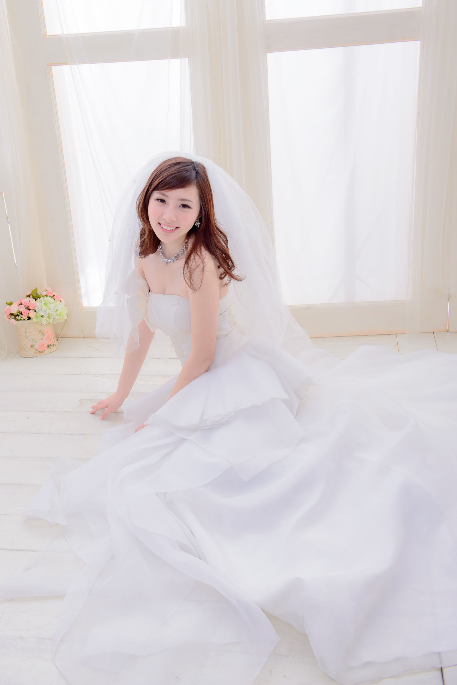 台湾の美女] チェン・シイン 藍白ウェディングドレス写真集