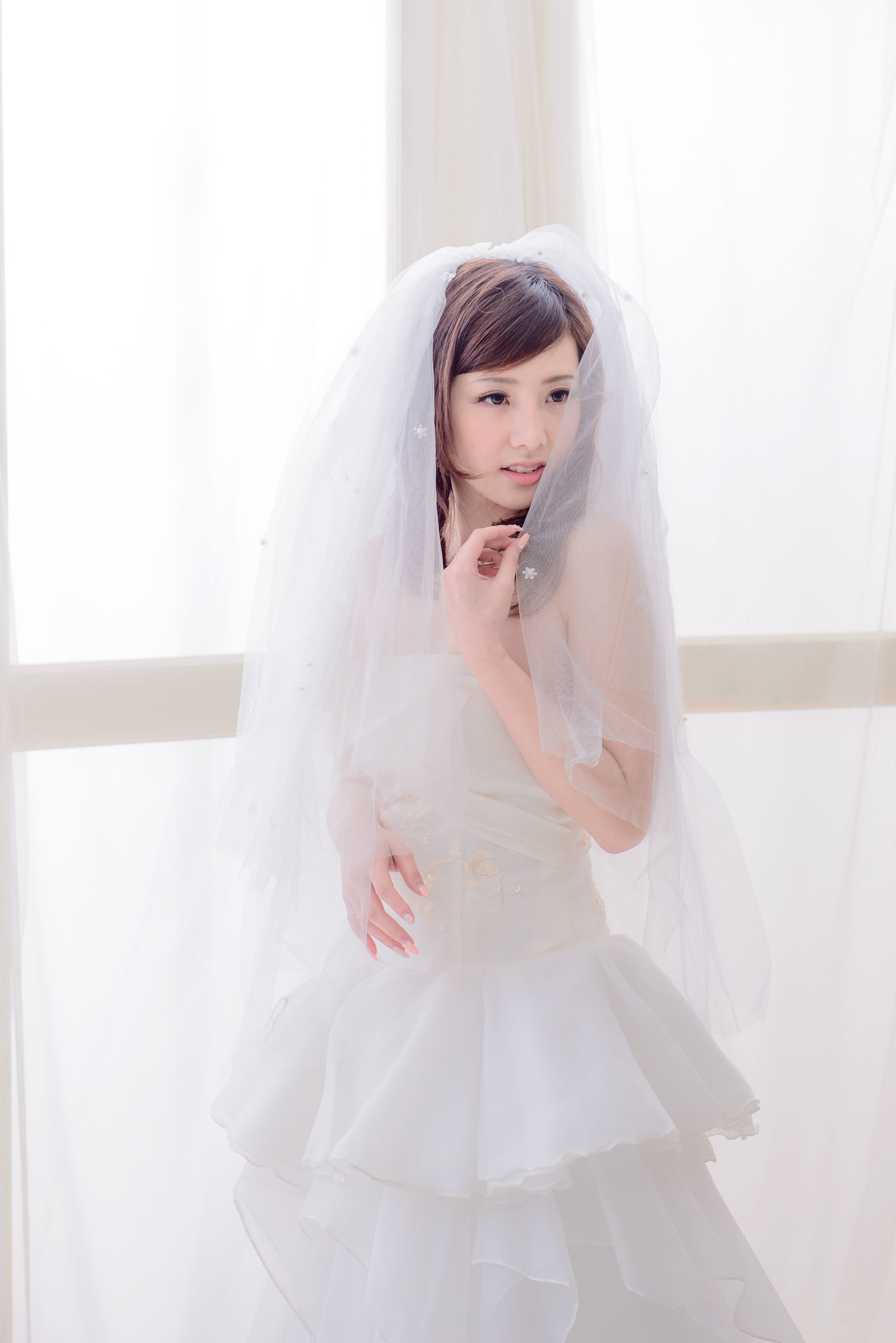 台湾の美女] チェン・シイン 藍白ウェディングドレス写真集