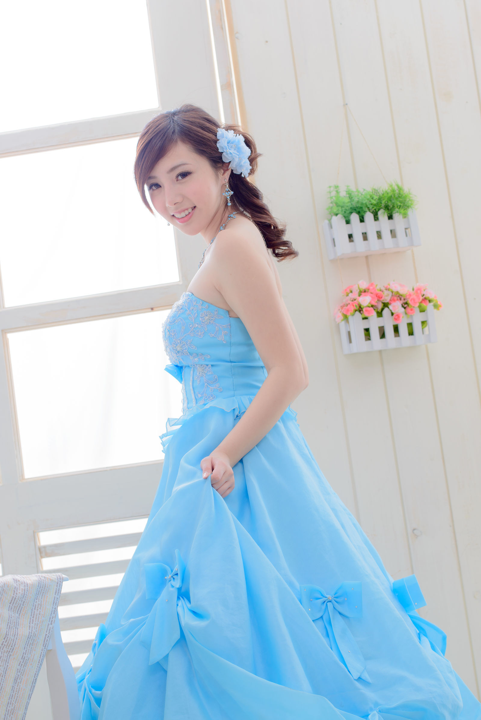 Taiwan Beauty] Chen Siying Blue and White Wedding Dress Photo Collection
