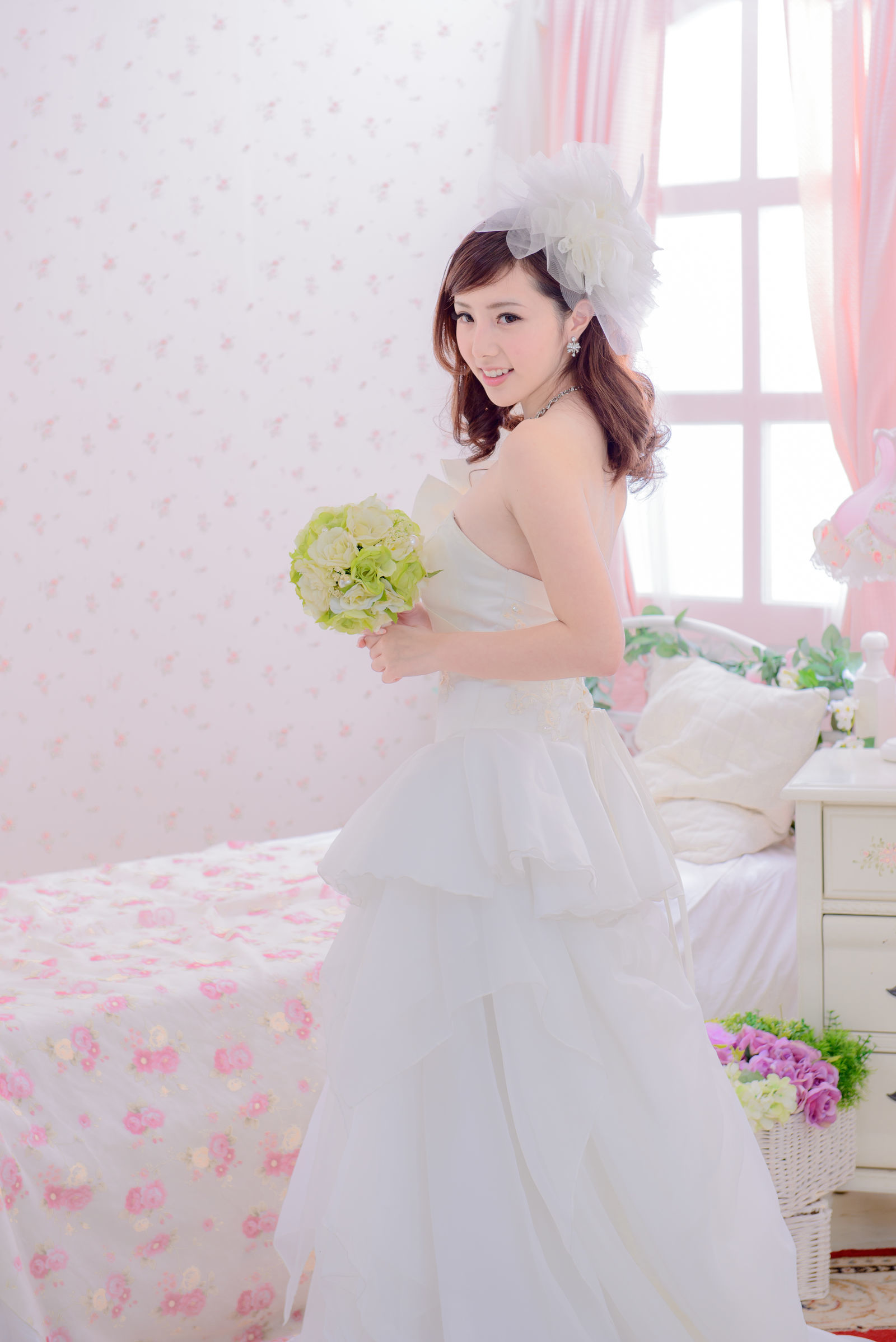 台湾の美女] チェン・シイン 藍白ウェディングドレス写真集
