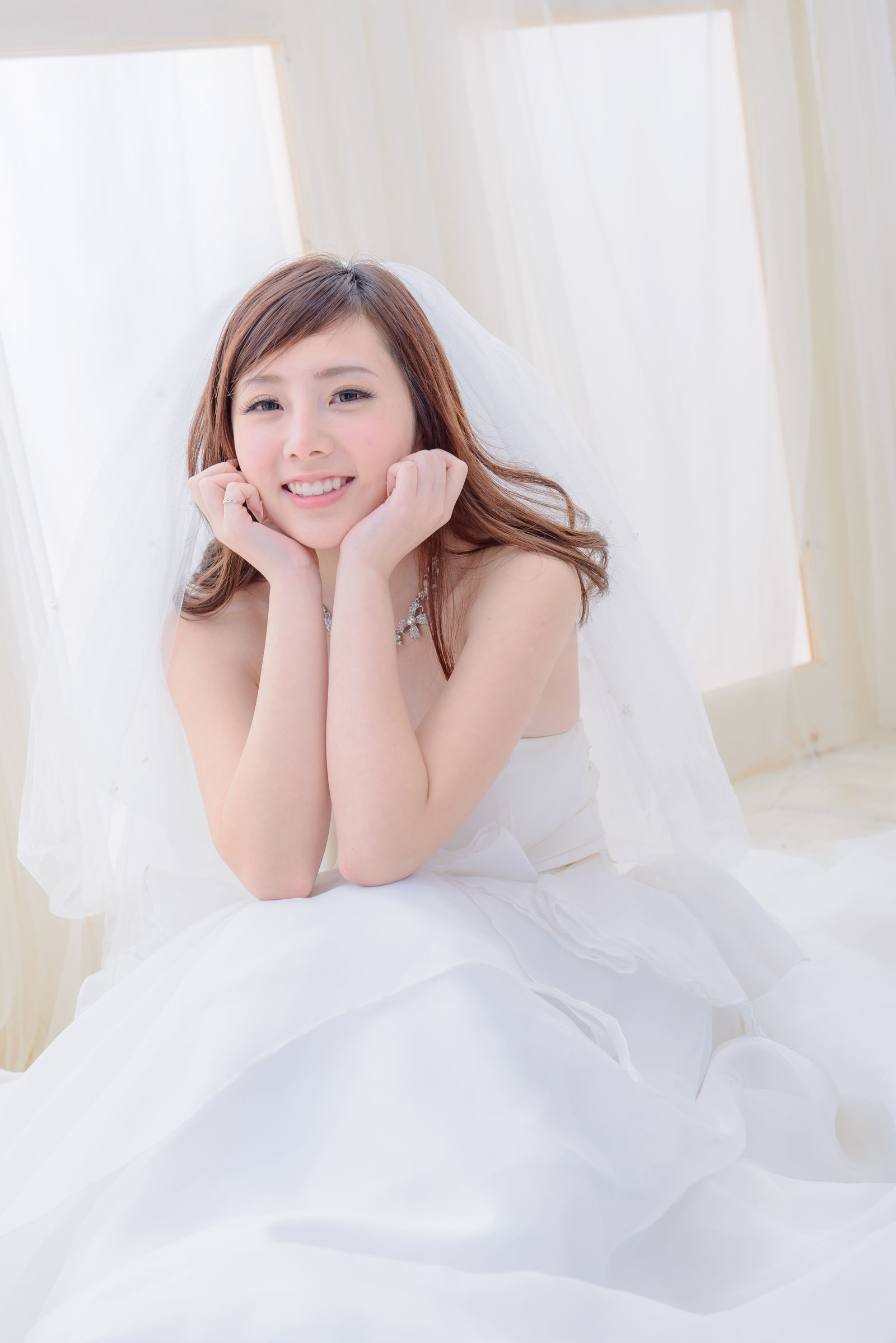 台湾の美女] チェン・シイン 藍白ウェディングドレス写真集
