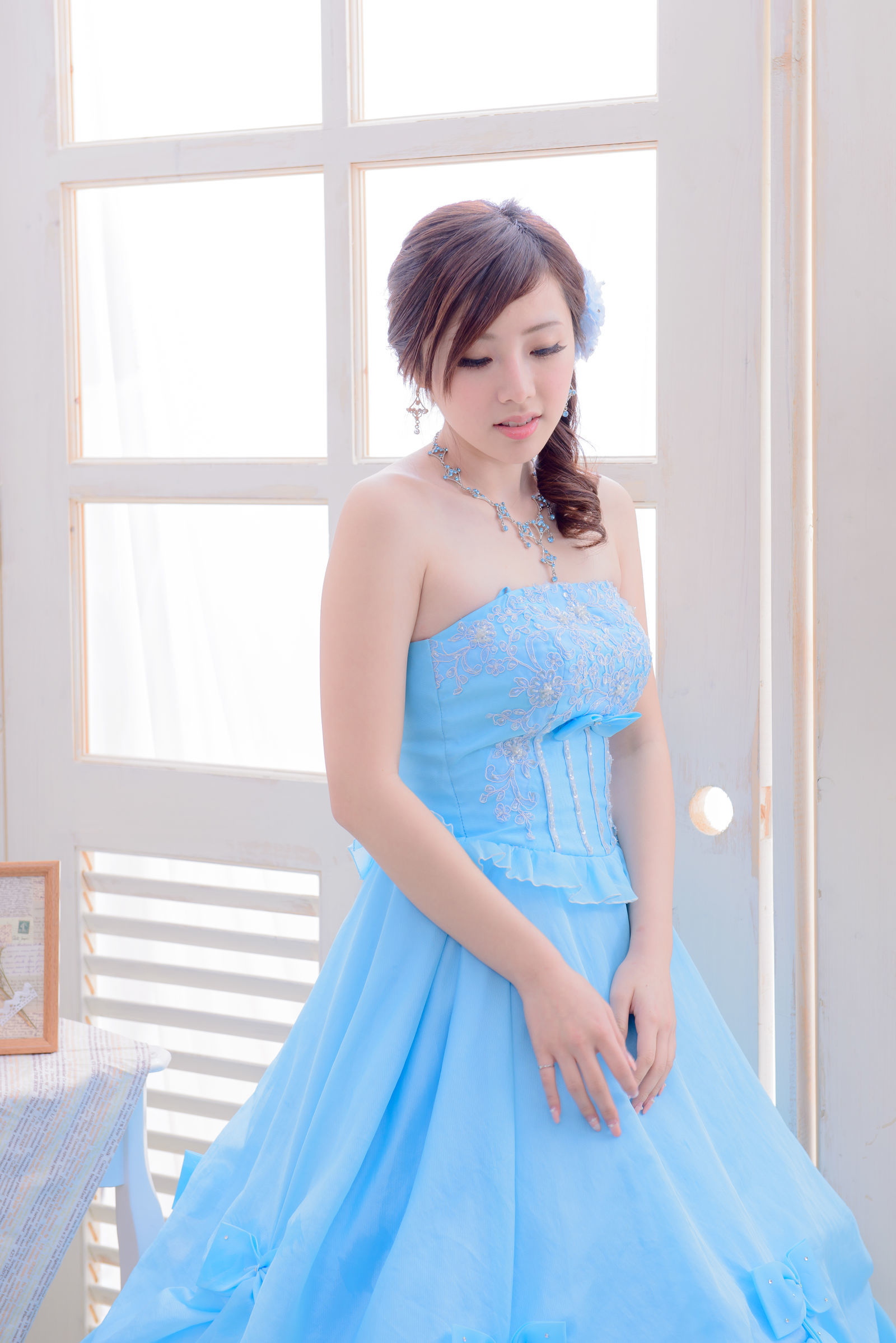 台湾の美女] チェン・シイン 藍白ウェディングドレス写真集