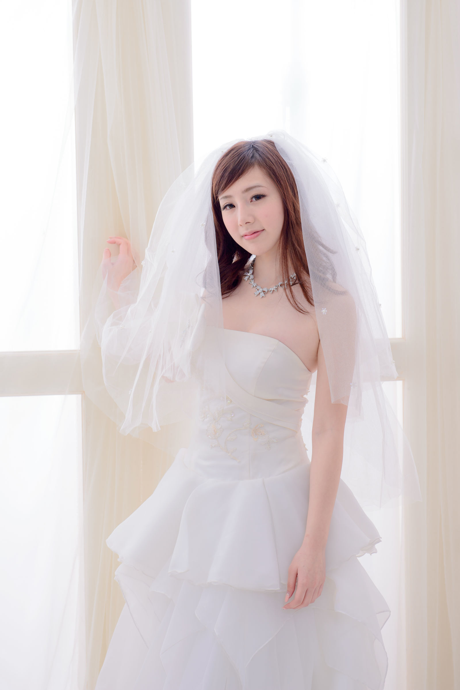 台湾の美女] チェン・シイン 藍白ウェディングドレス写真集