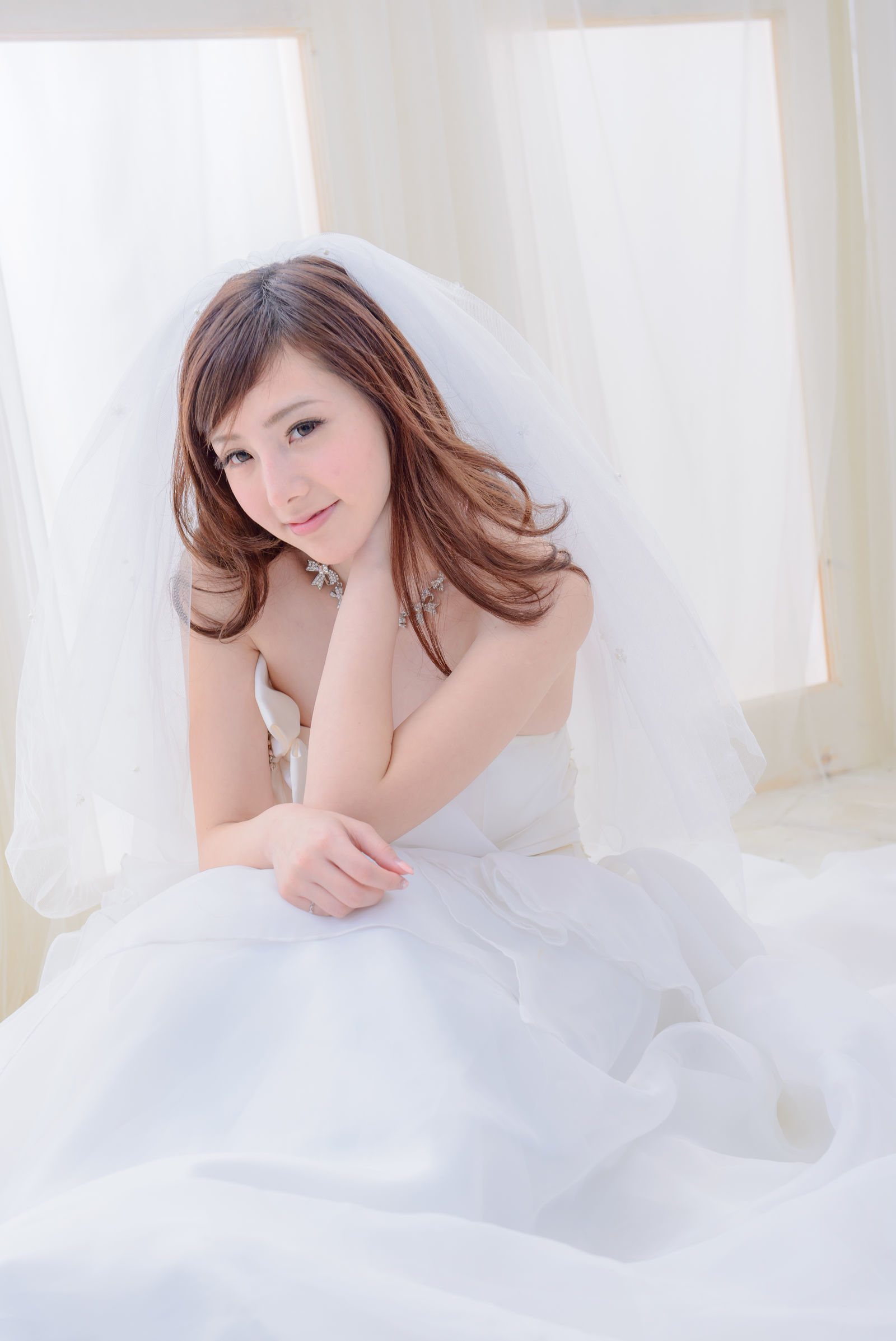 台湾の美女] チェン・シイン 藍白ウェディングドレス写真集