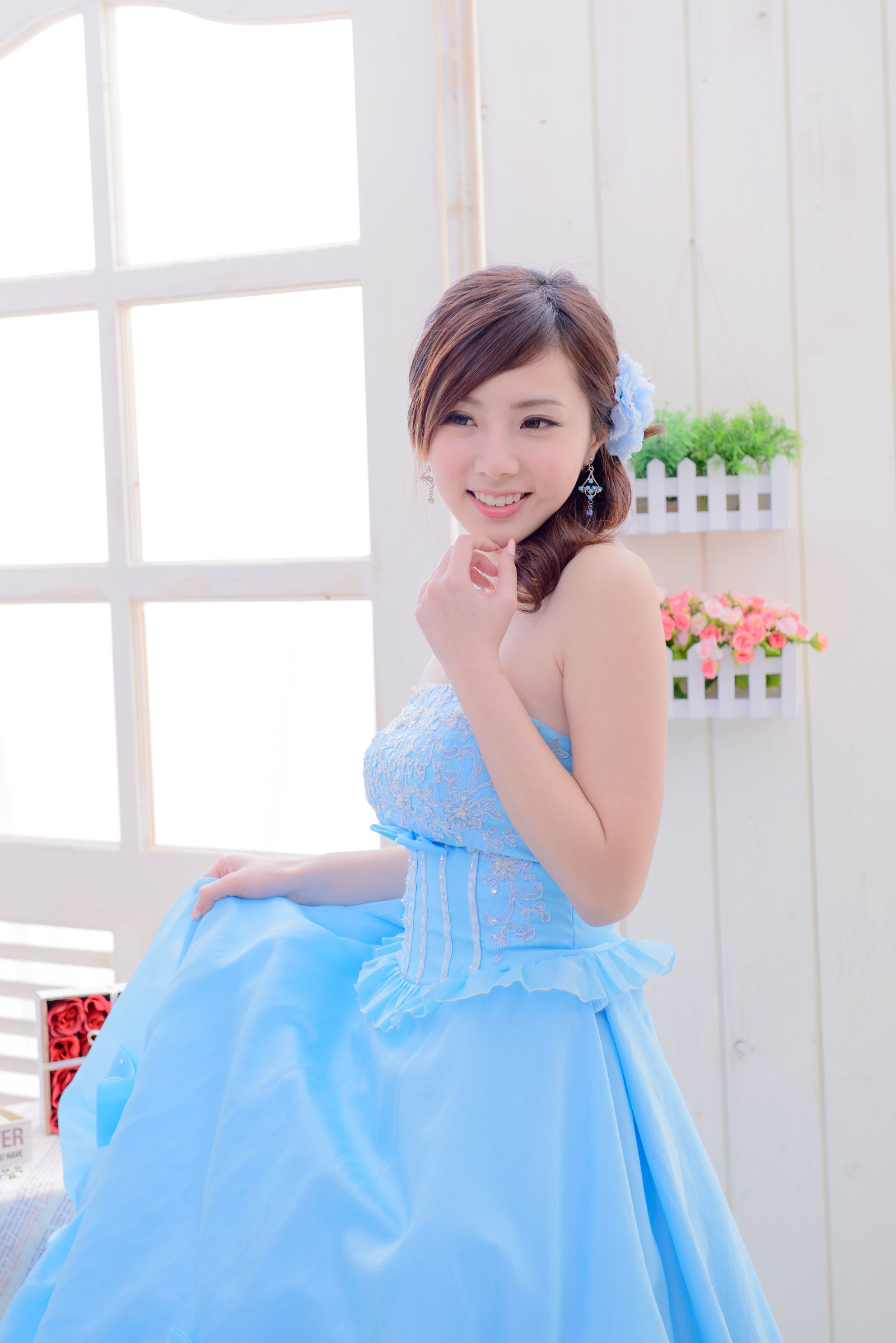 台湾の美女] チェン・シイン 藍白ウェディングドレス写真集