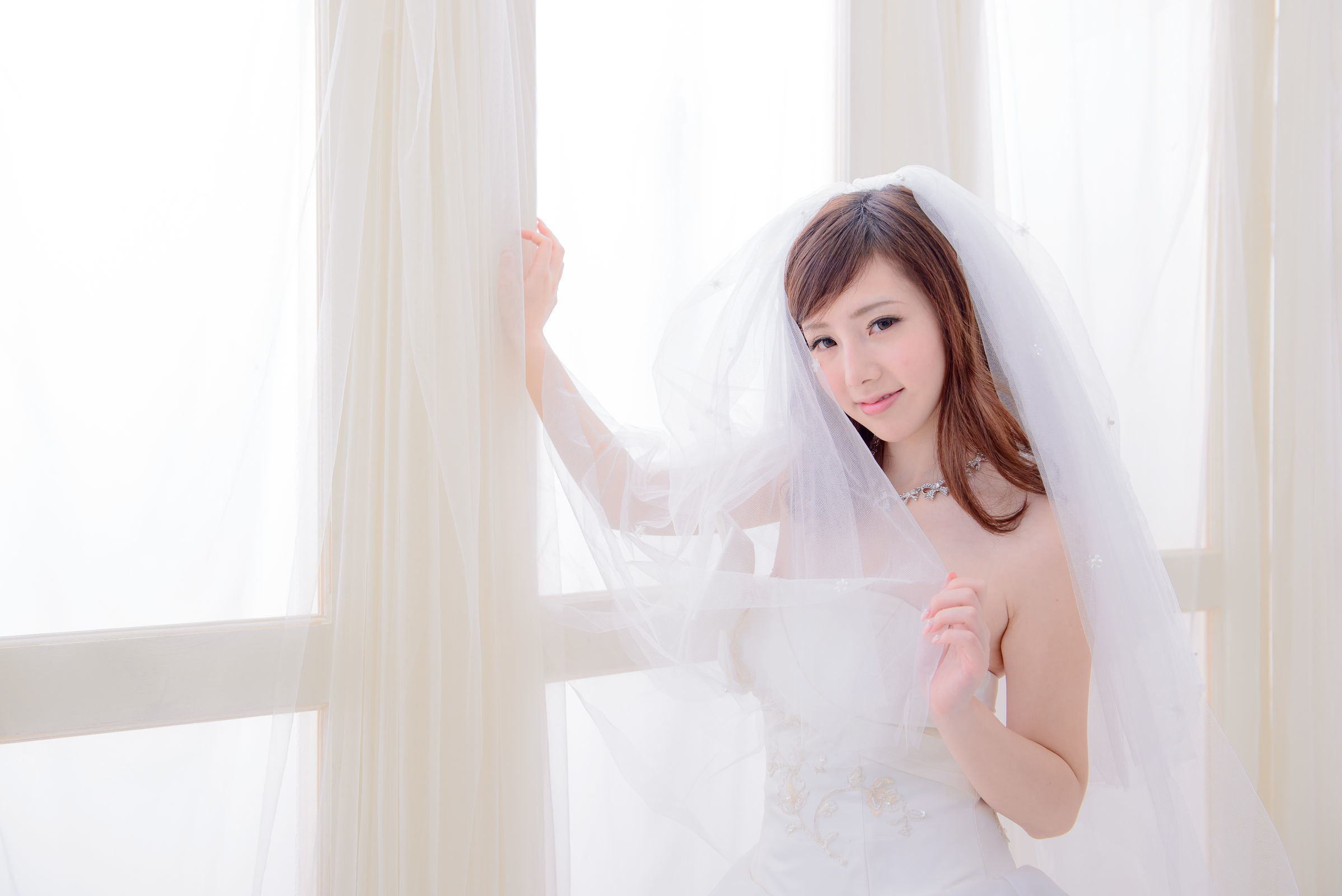 台湾の美女] チェン・シイン 藍白ウェディングドレス写真集
