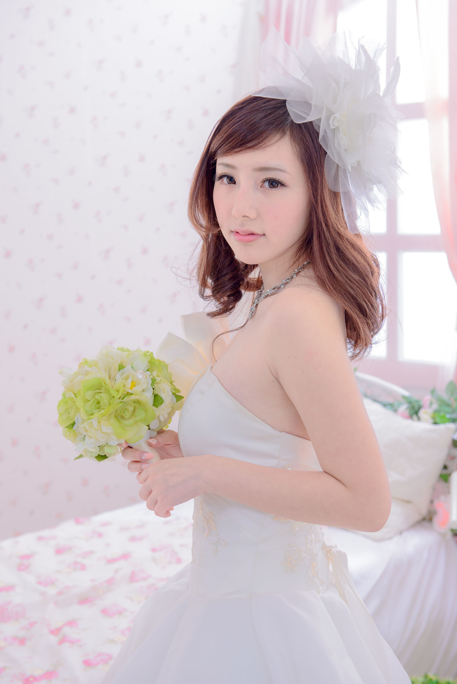 台湾の美女] チェン・シイン 藍白ウェディングドレス写真集