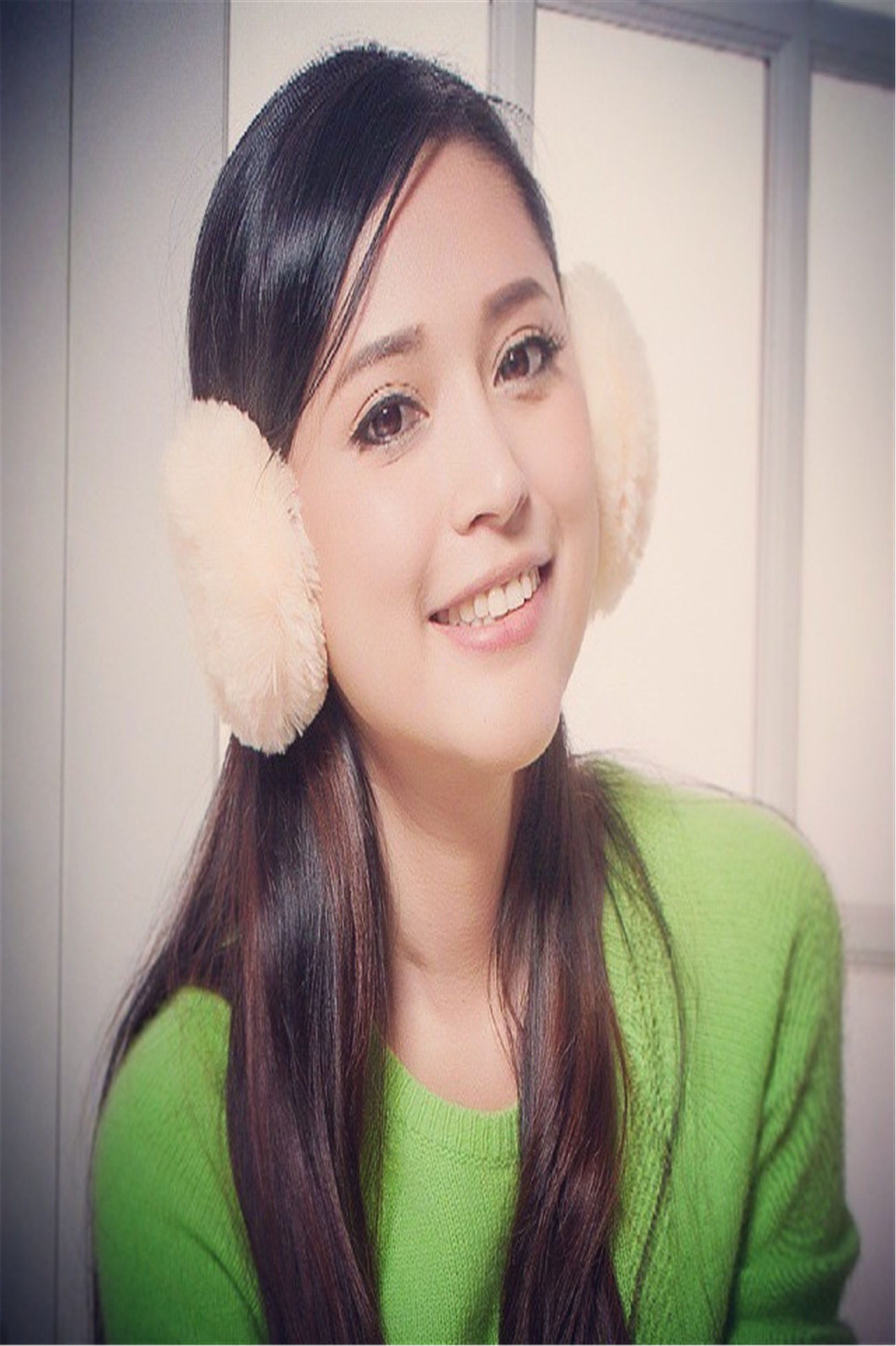 Taiwan Beauty] Avy Du Kewei (Tian Xiaoyu) Christmas Outfit Room Shoot