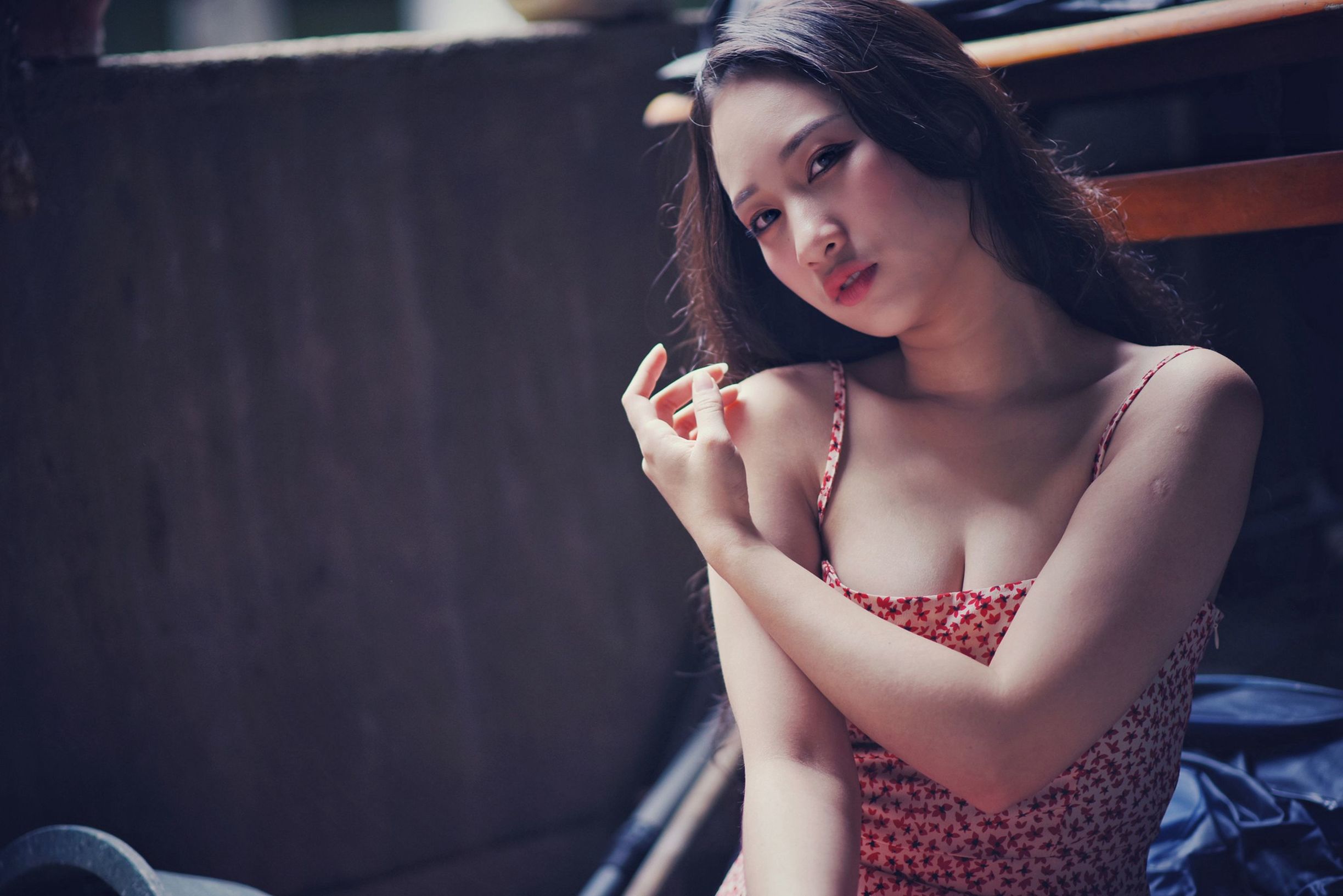 台湾の美女] 制服の女子 No.006 岑晴晴 ゆったりとしたセクシー