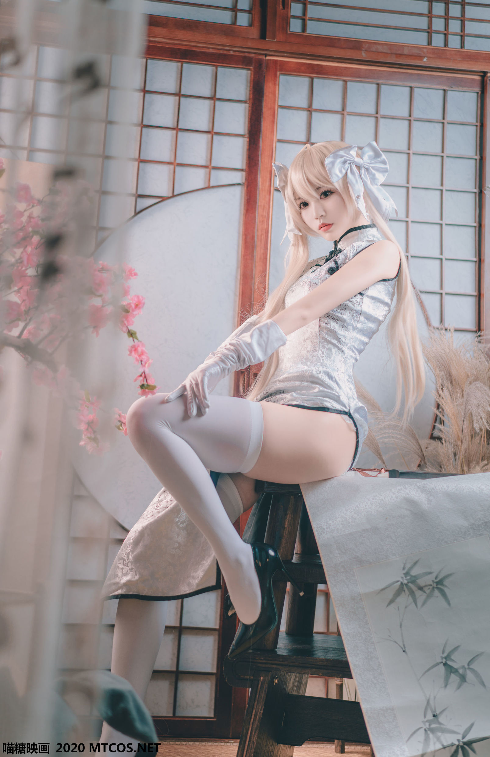 Meow Sugar Films] HML.009 Silver Silk Cheongsam