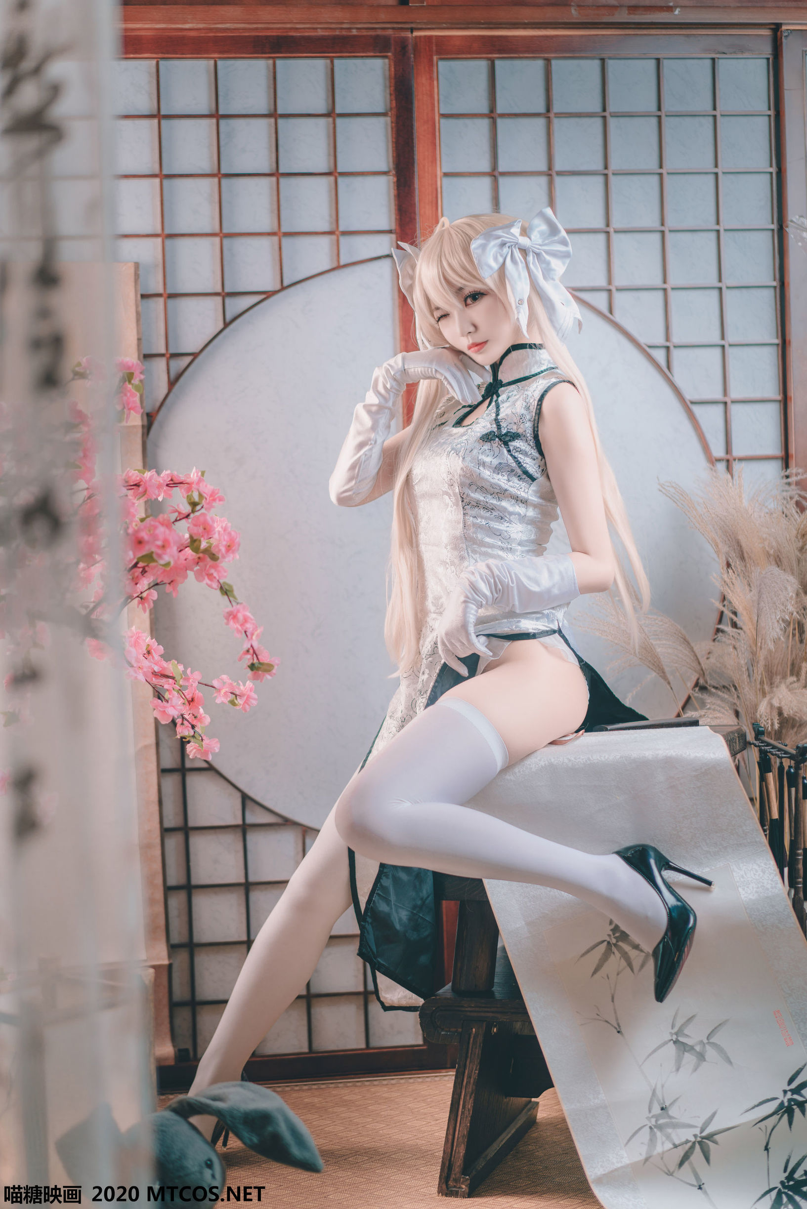 Meow Sugar Films] HML.009 Silver Silk Cheongsam