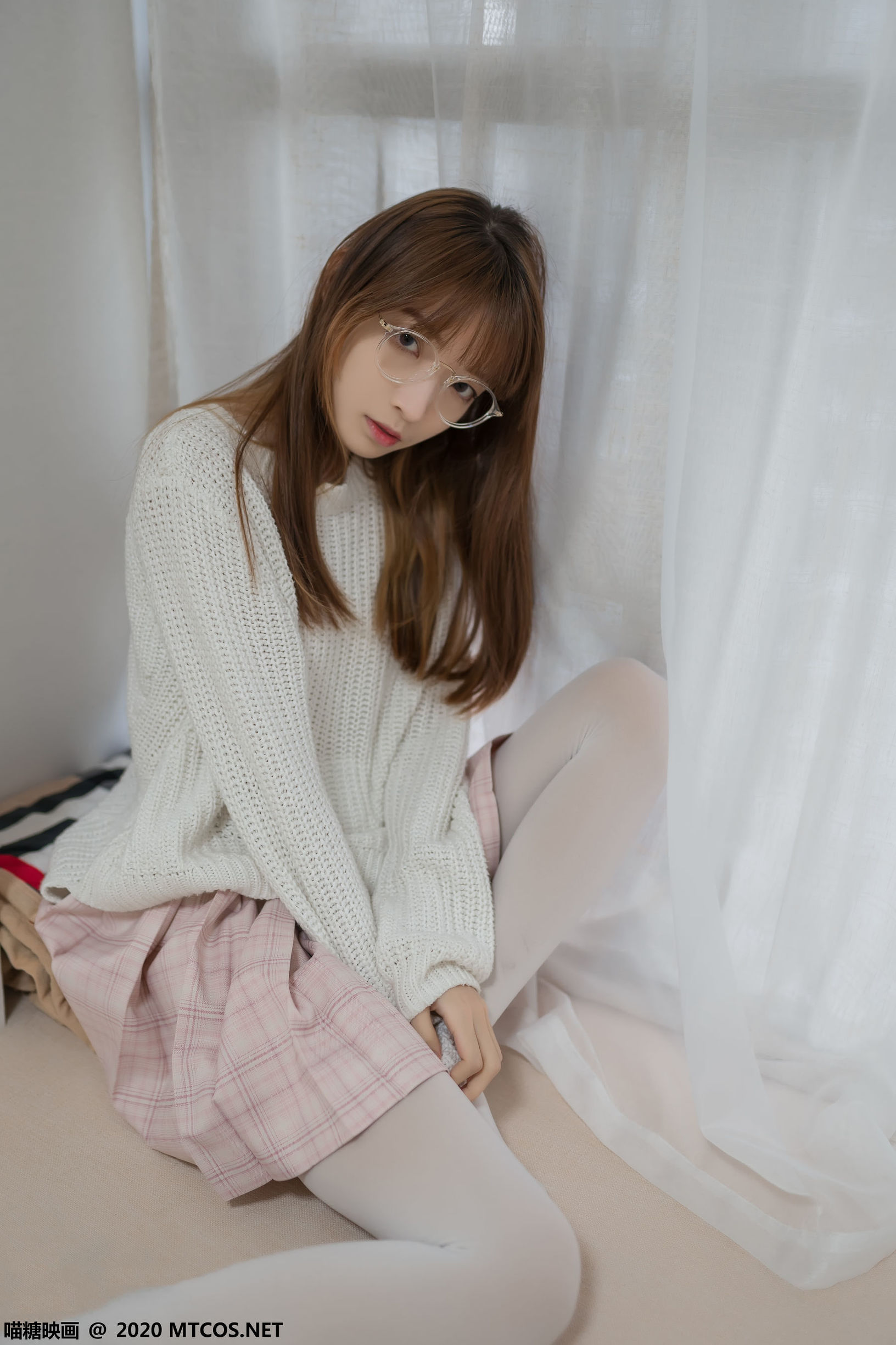 ミャオタン映画] VOL.077 ピンクの格子柄スカートの目が特徴の娘