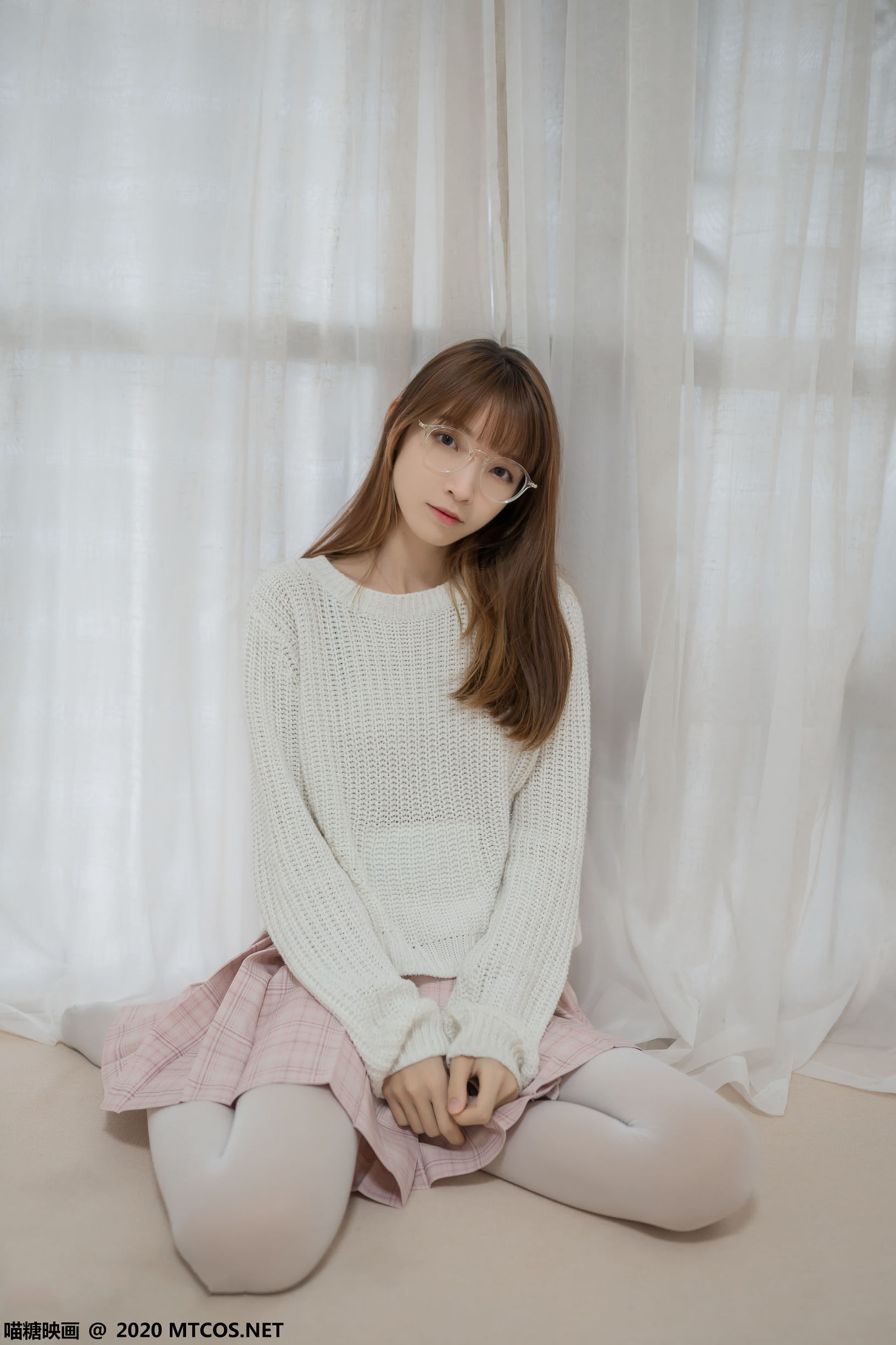 ミャオタン映画] VOL.077 ピンクの格子柄スカートの目が特徴の娘