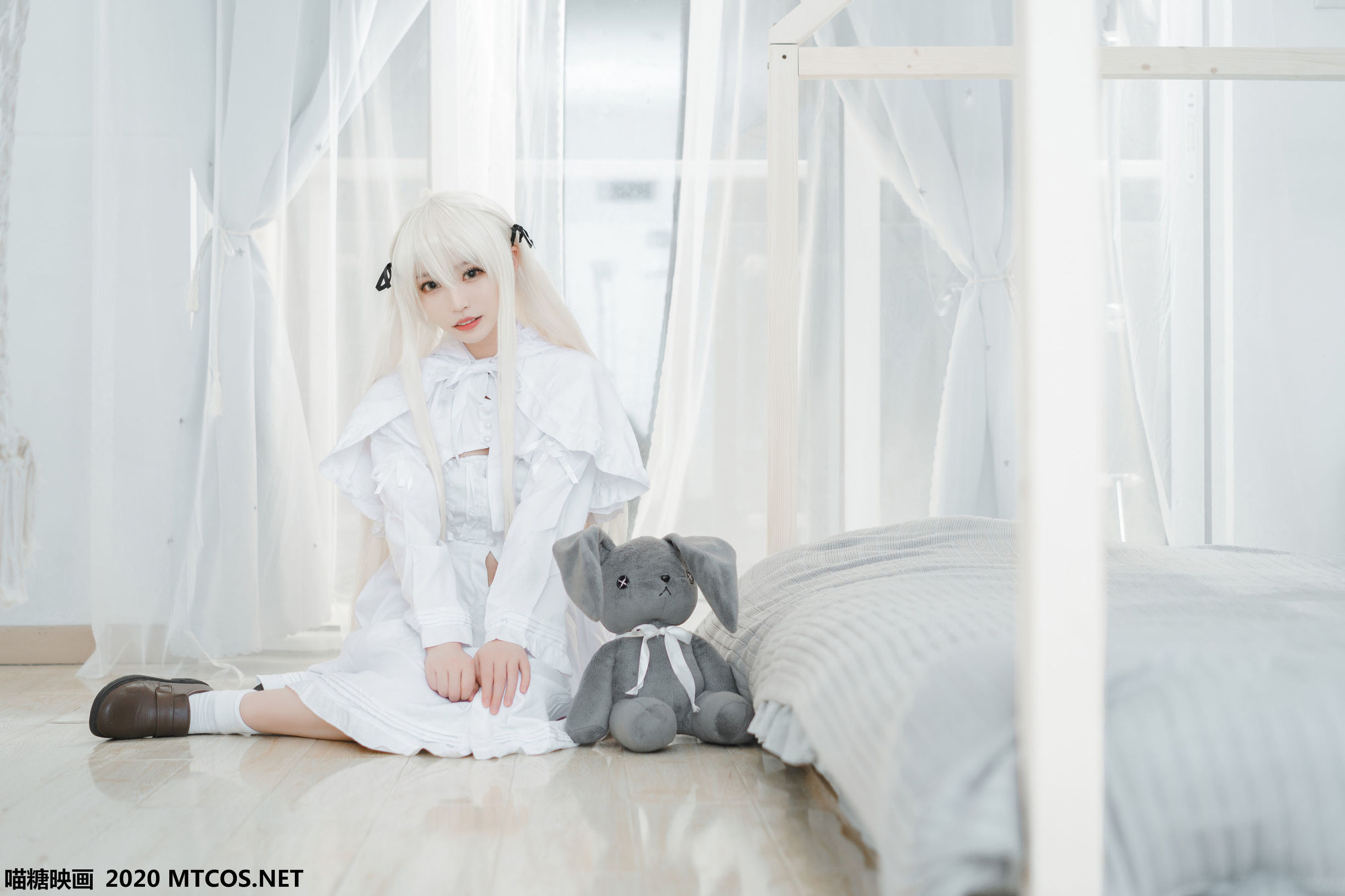 Meow Sugar Films] VOL.140 White Skirt Bare Legs