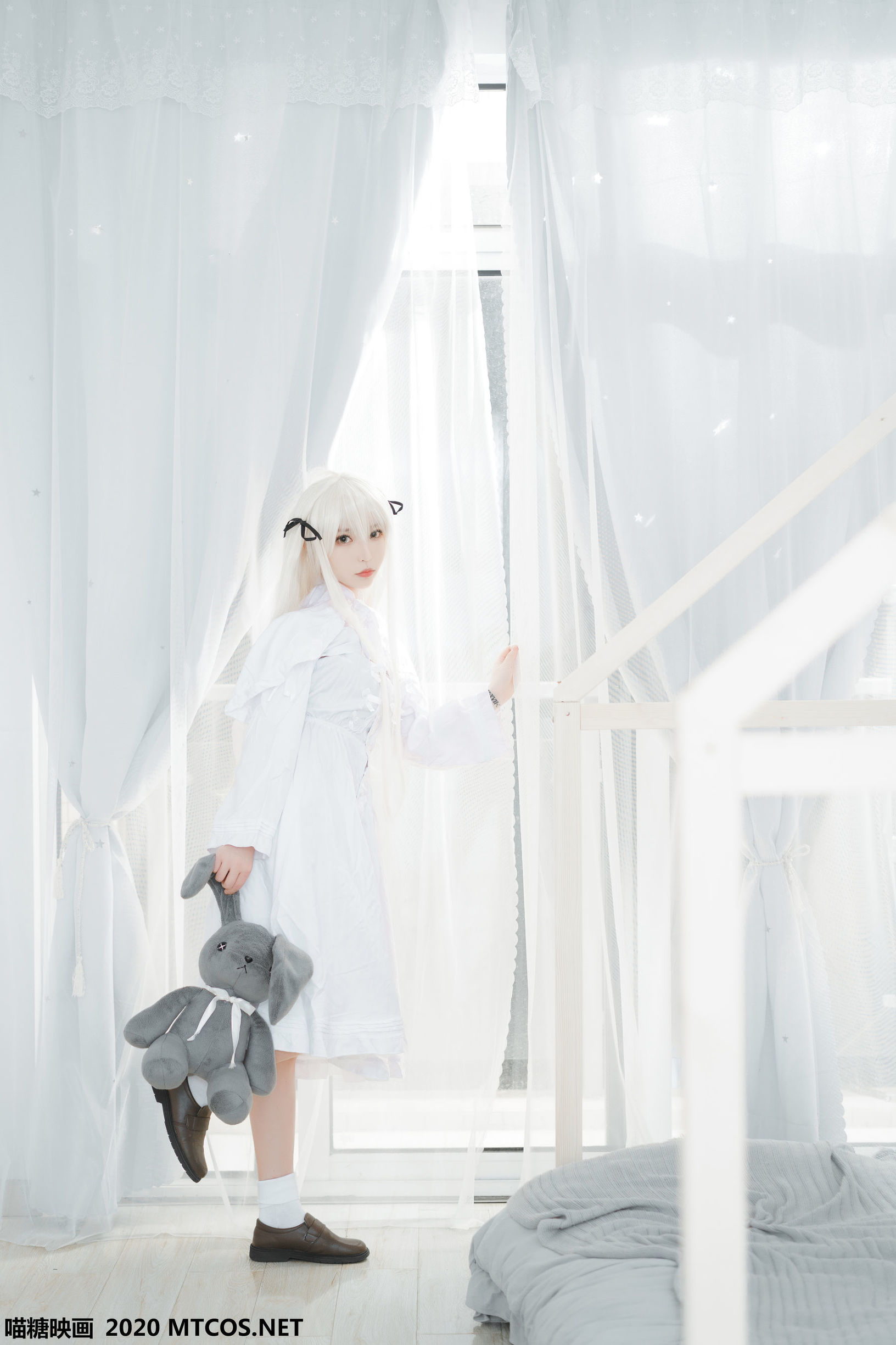 Meow Sugar Films] VOL.140 White Skirt Bare Legs