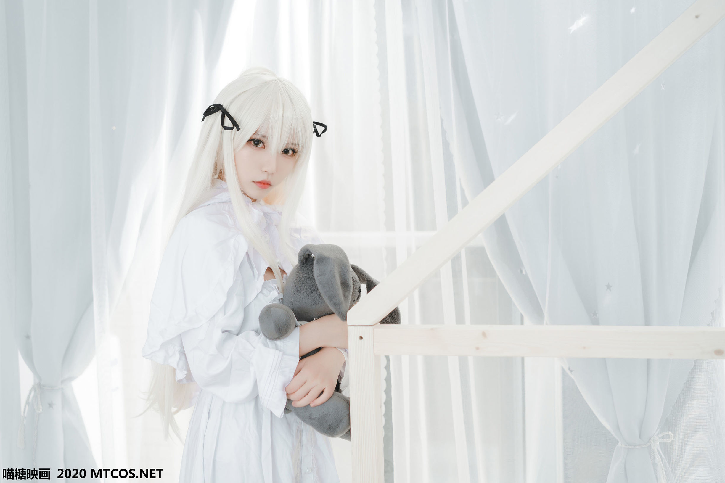 Meow Sugar Films] VOL.140 White Skirt Bare Legs