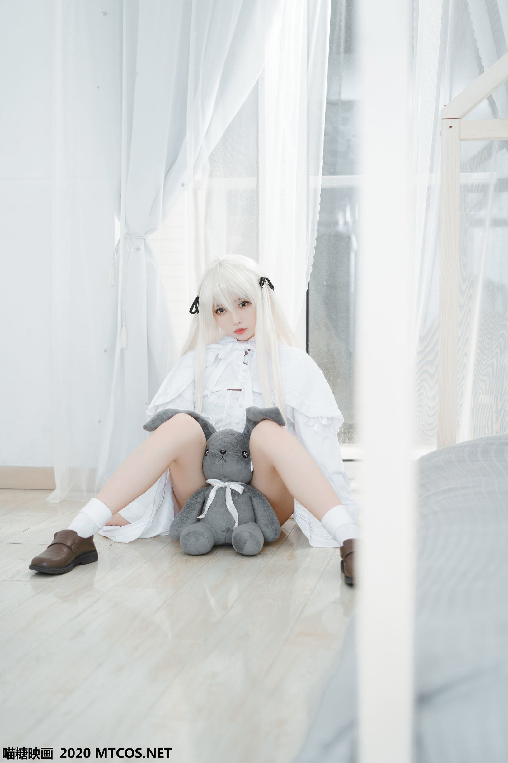 Meow Sugar Films] VOL.140 White Skirt Bare Legs