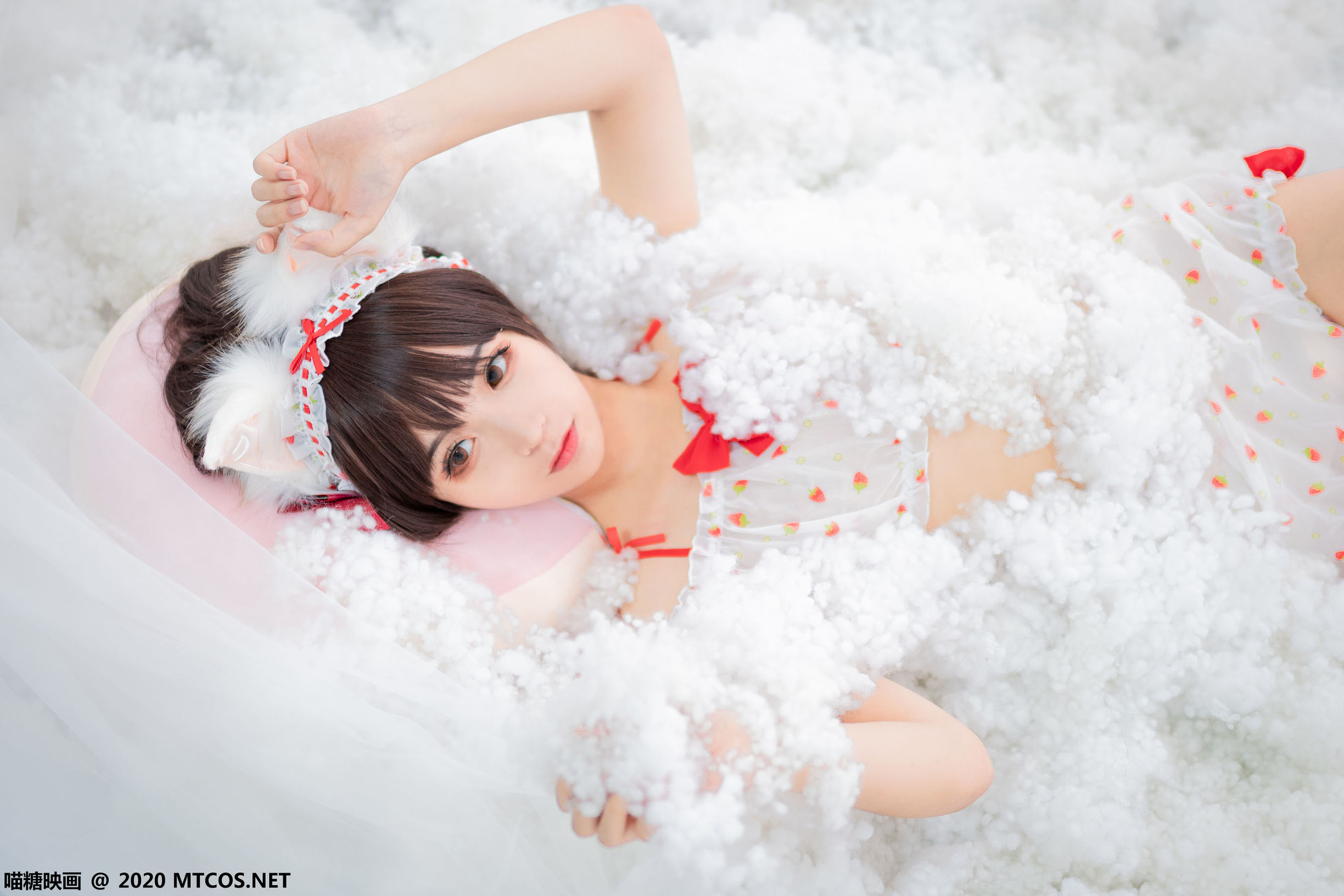 Meow Sugar Film] Vol. 155 Strawberry Print Babydoll Nightgown