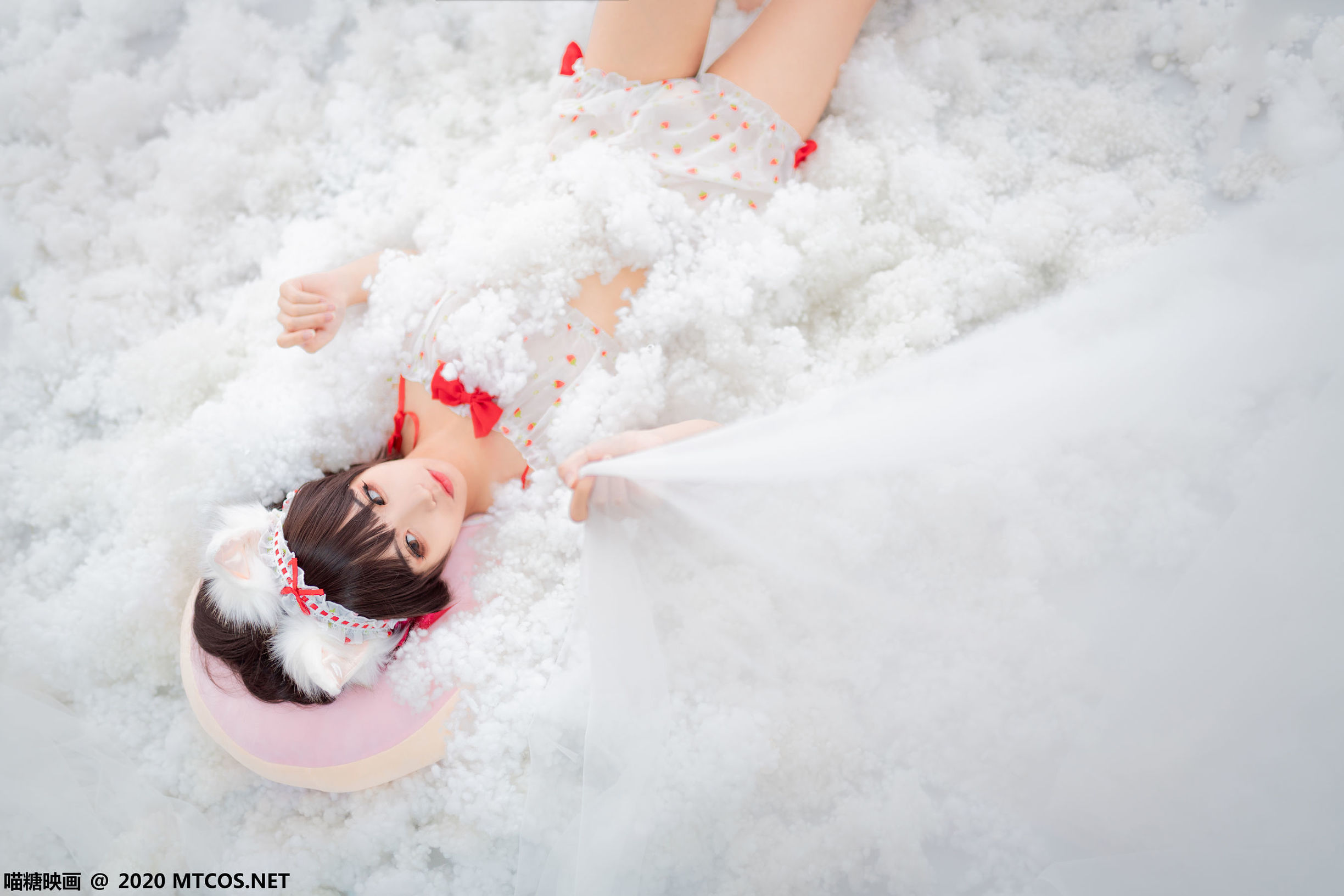 Meow Sugar Film] Vol. 155 Strawberry Print Babydoll Nightgown