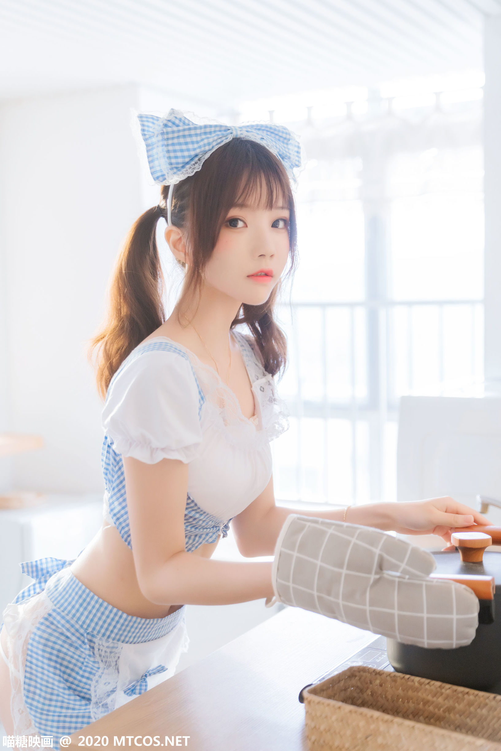 Miao Tang Film] Vol. 190: The Pampered Wife and the Cook Maid