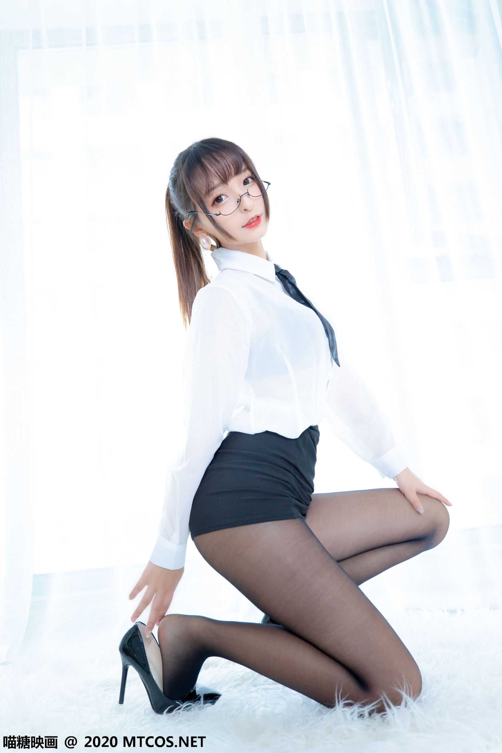 Miaotang Film] Vol. 202: OL Uniform Skirt