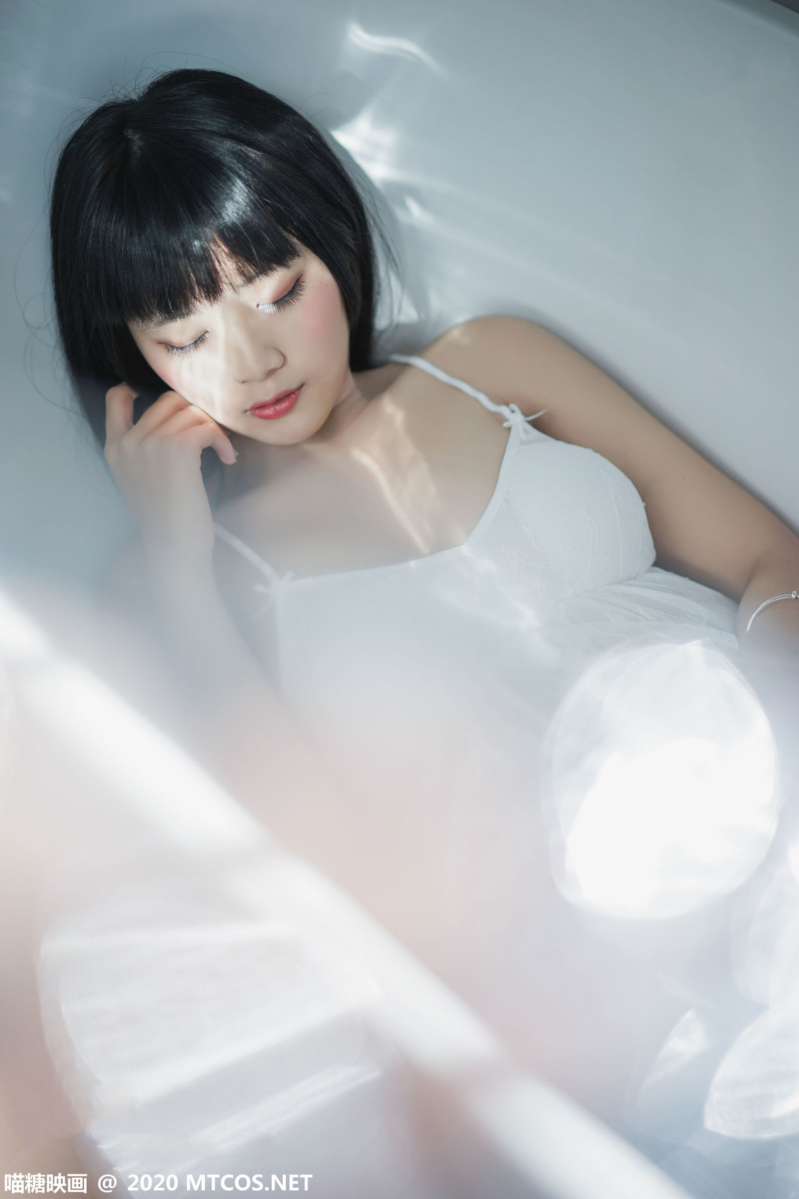 Meow Sugar Films] Vol. 255: The Rabbit in the Bathtub