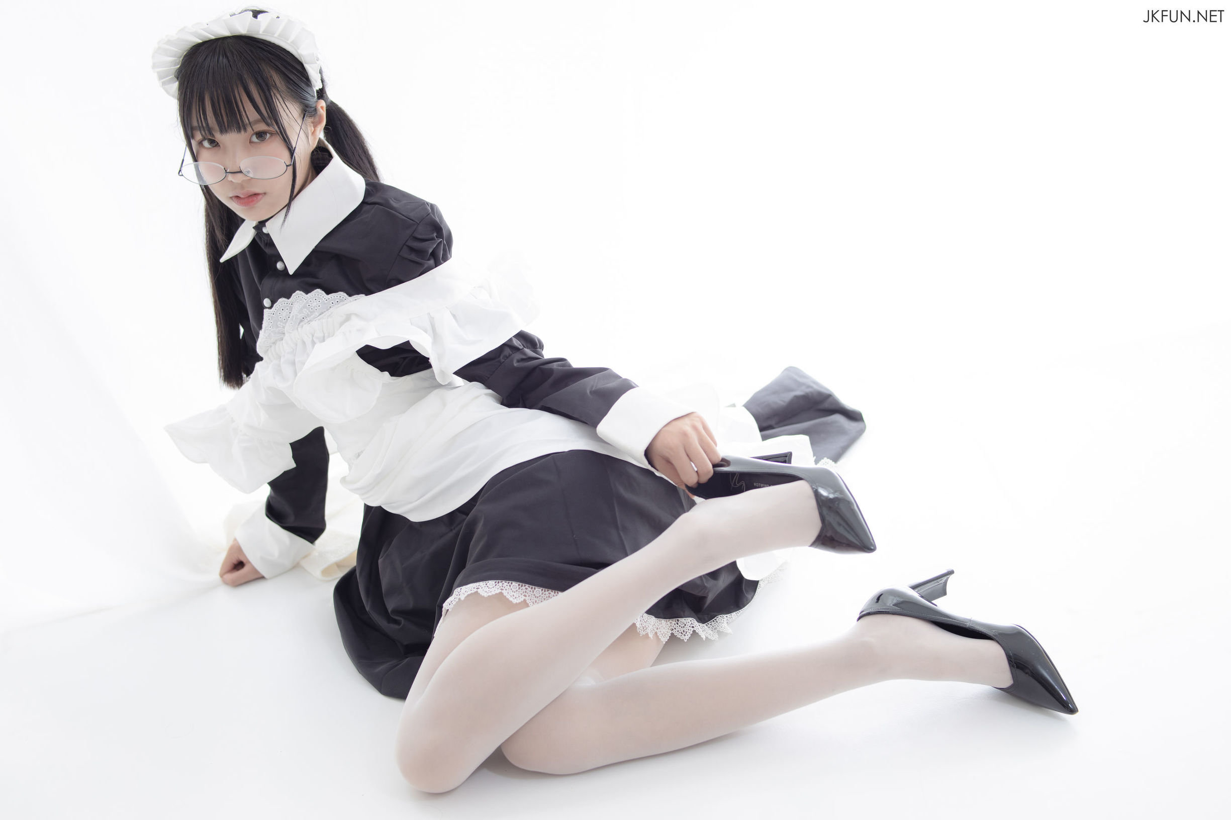 Sen Luo Consortium] Maid with Glasses Girl