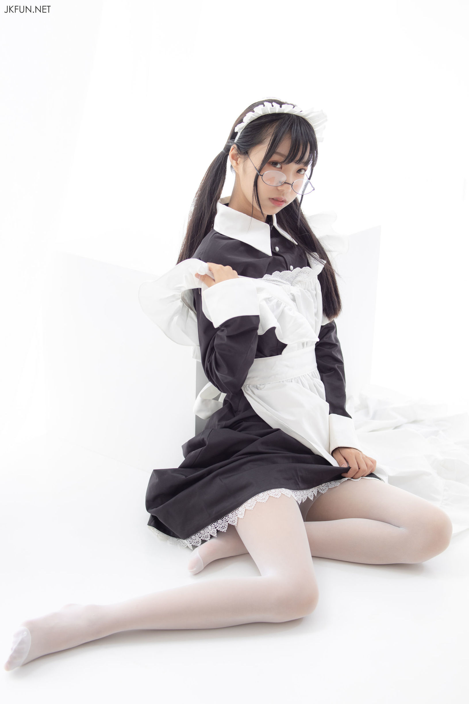 Sen Luo Consortium] Maid with Glasses Girl