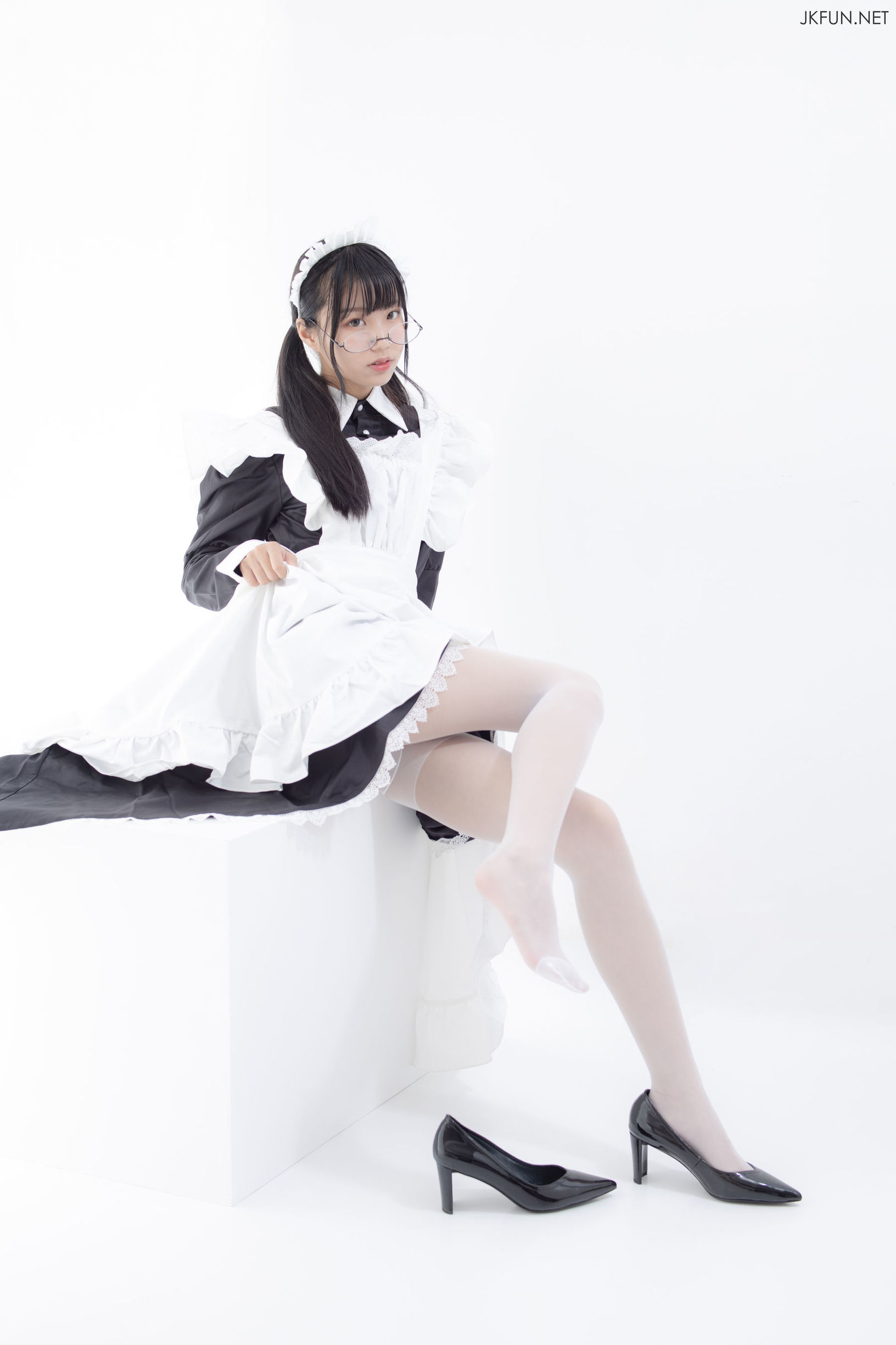 センラ財団] メイド眼鏡妹