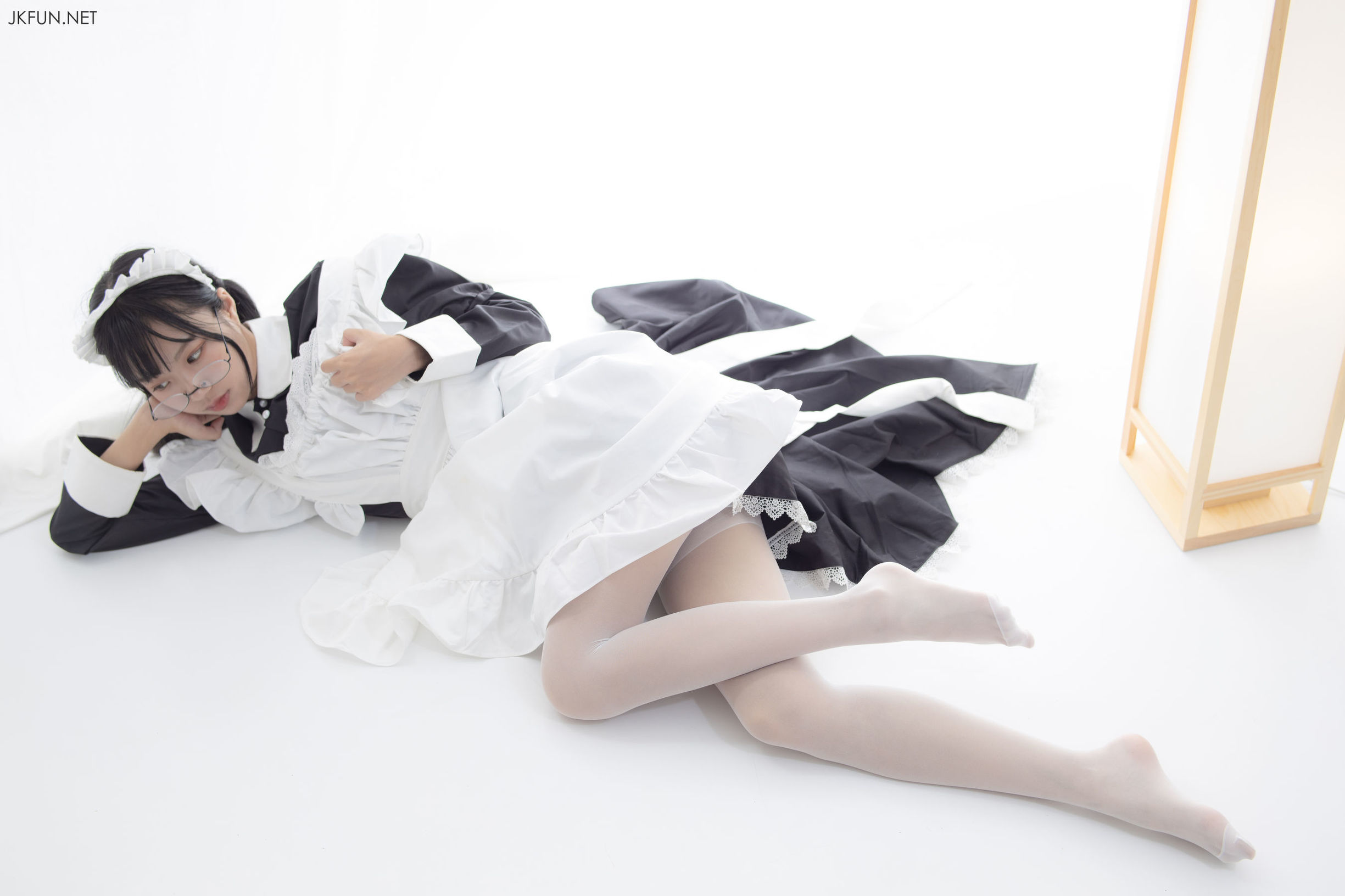 Sen Luo Consortium] Maid with Glasses Girl
