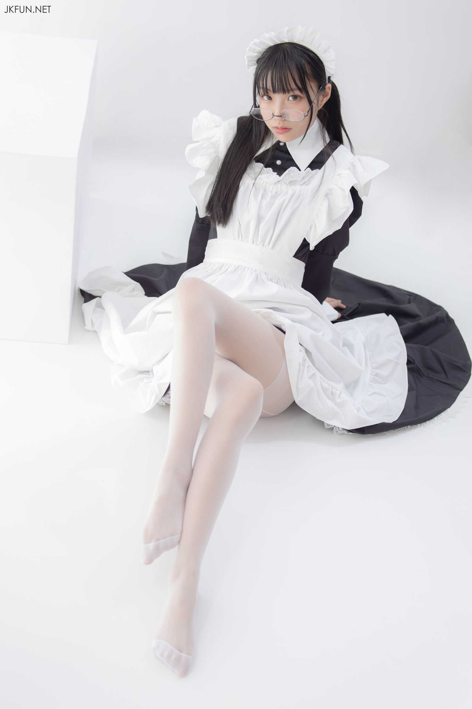센로채단] 메이드 안경 소녀