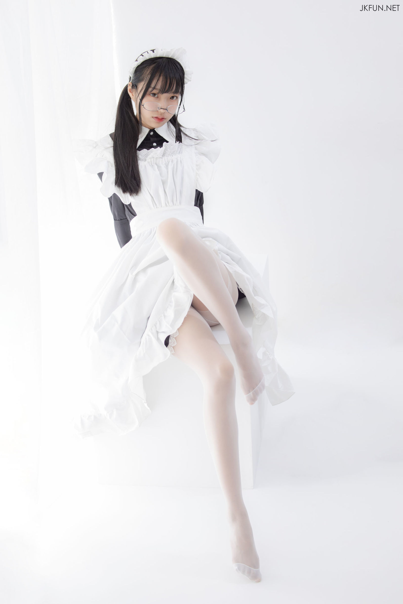 센로채단] 메이드 안경 소녀