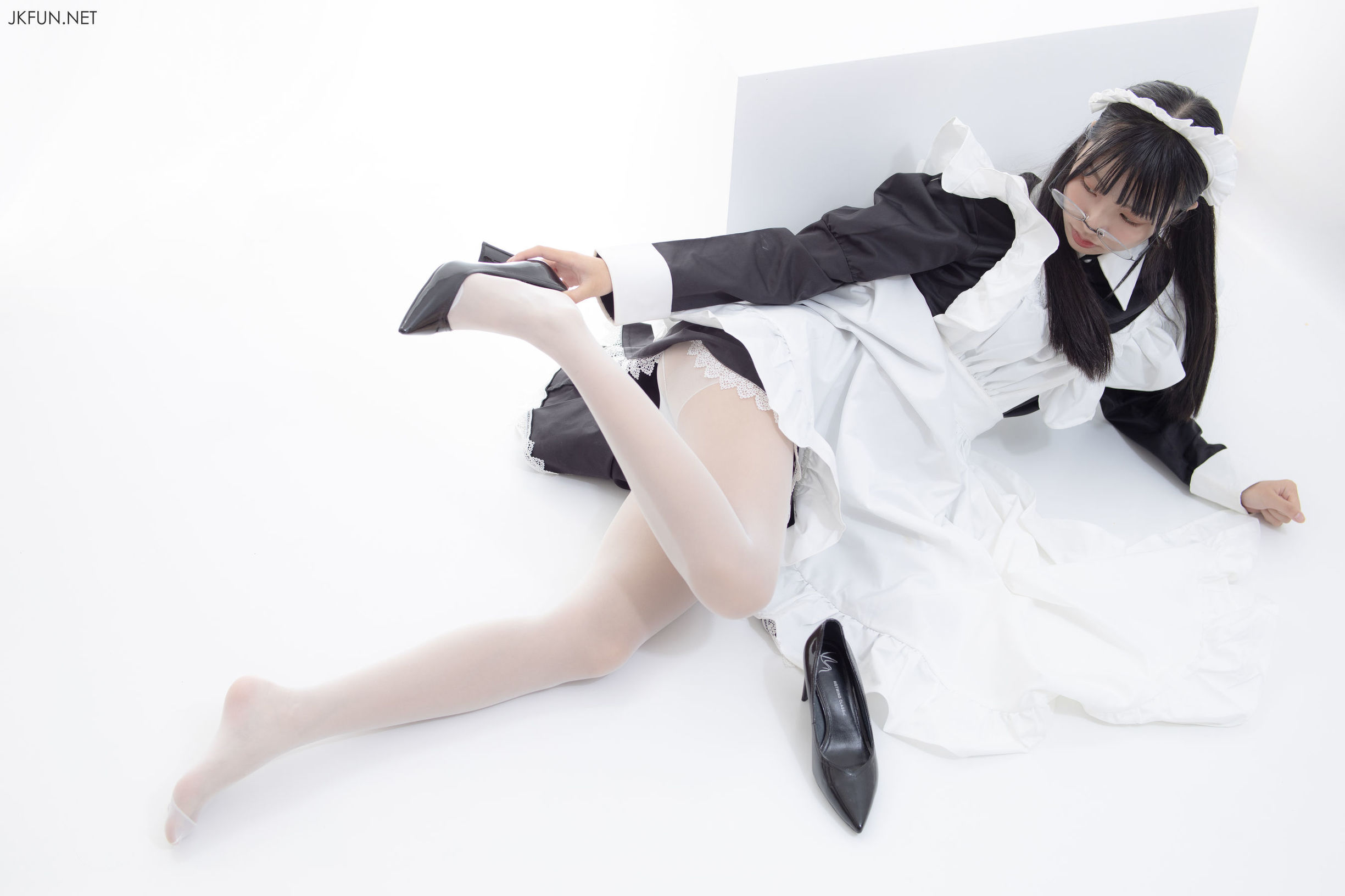 센로채단] 메이드 안경 소녀