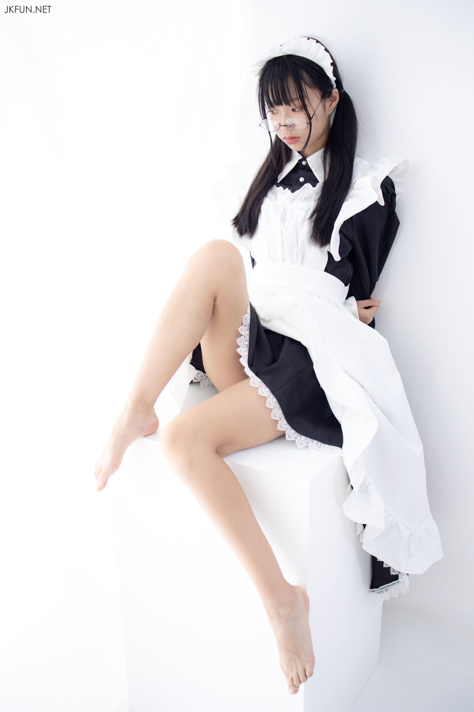 Sen Luo Consortium] Maid with Glasses Girl