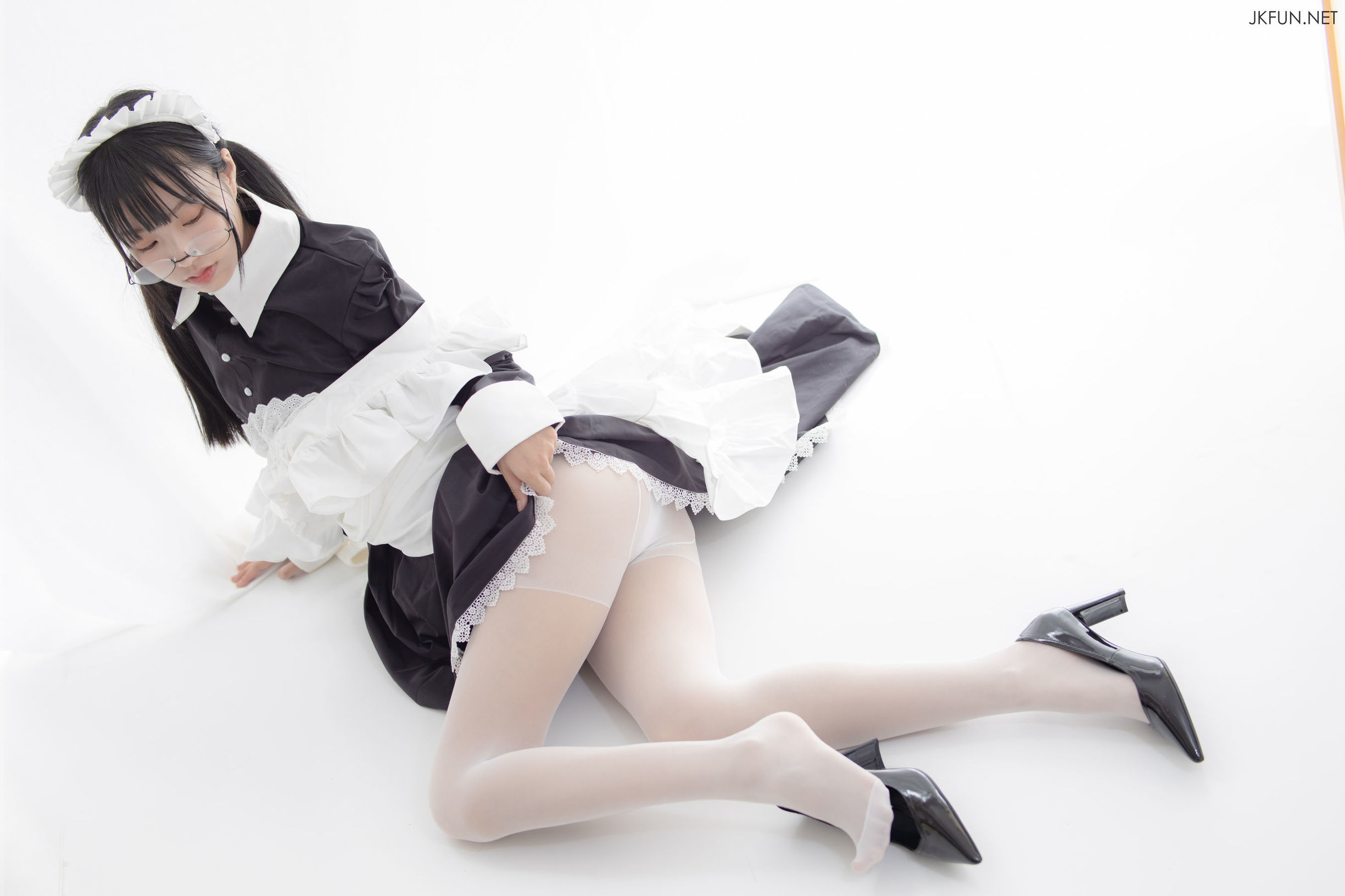Sen Luo Consortium] Maid with Glasses Girl