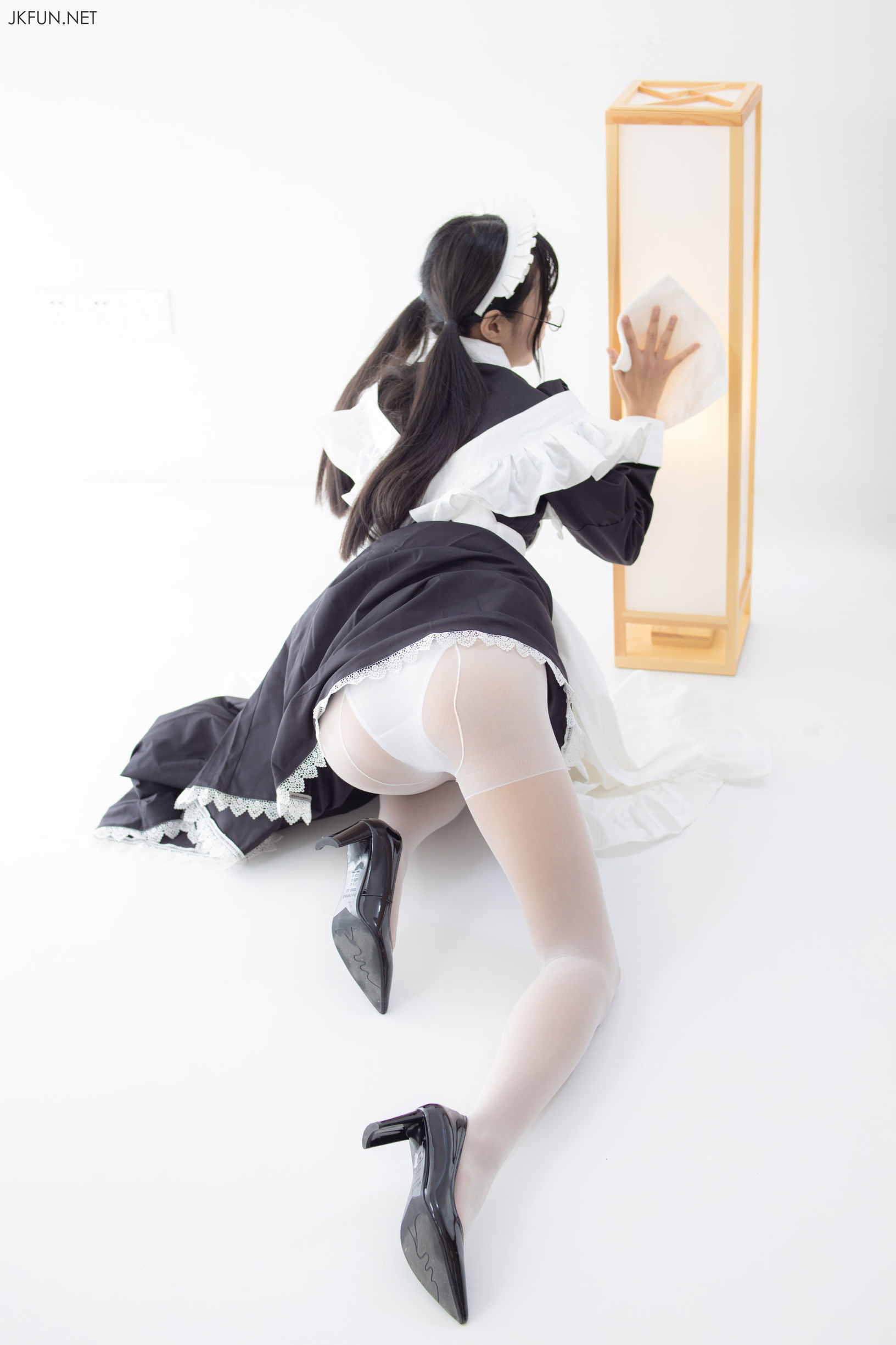 센로채단] 메이드 안경 소녀