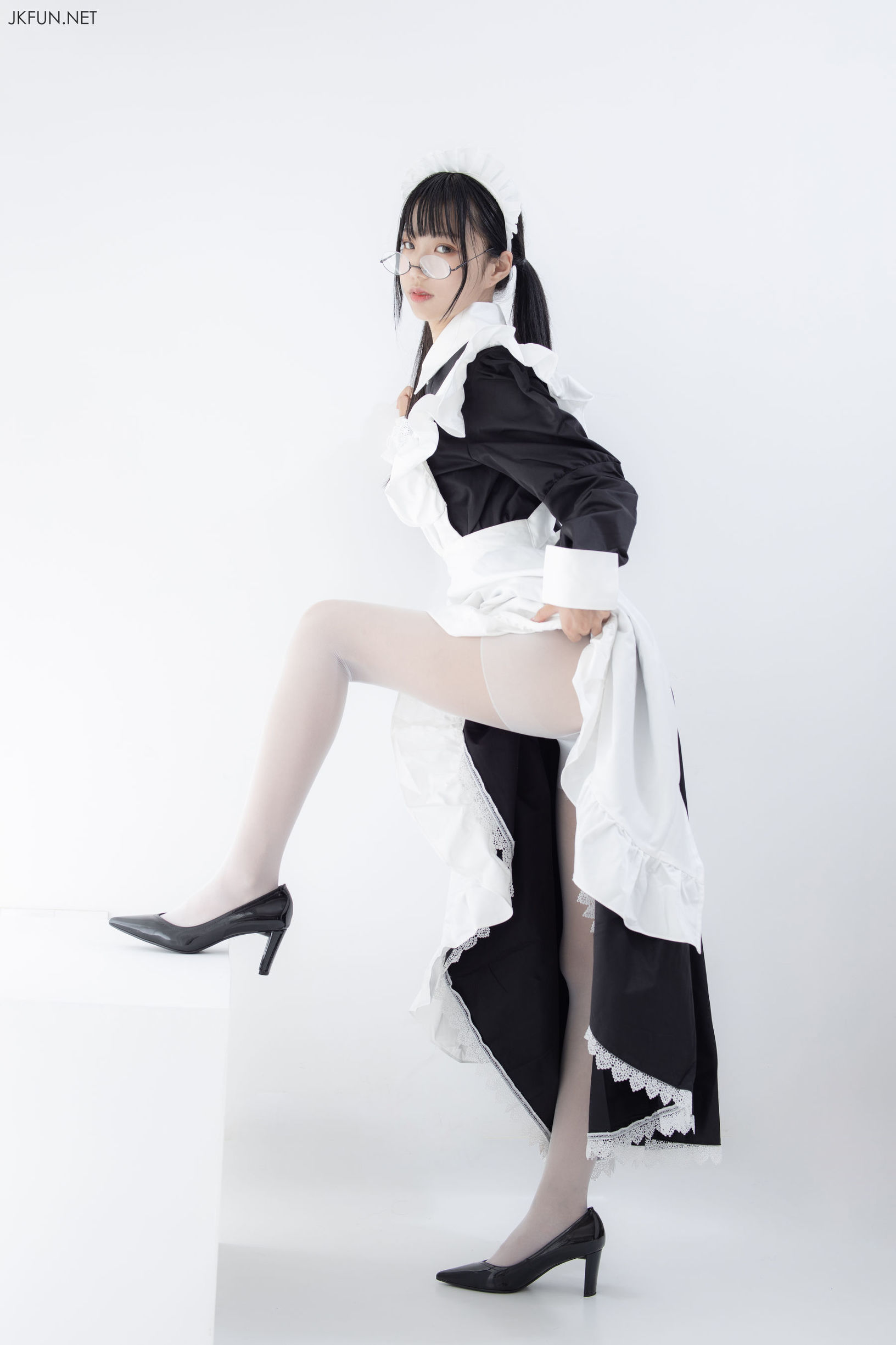 森蘿財團] 女仆眼鏡妹