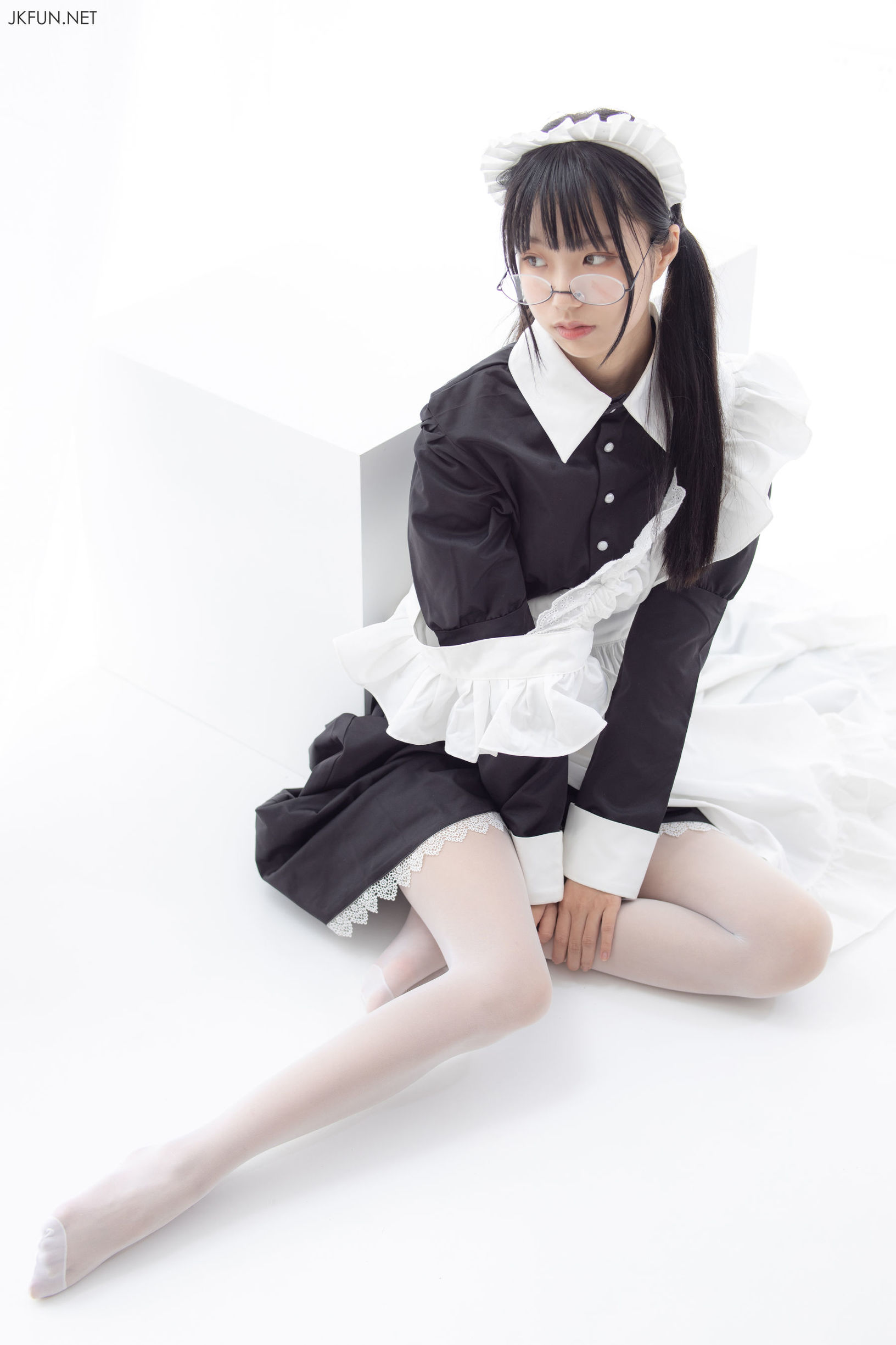 Sen Luo Consortium] Maid with Glasses Girl