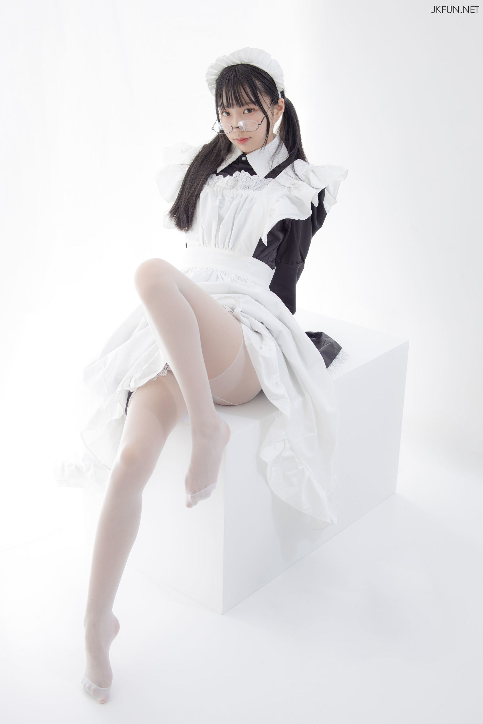 센로채단] 메이드 안경 소녀
