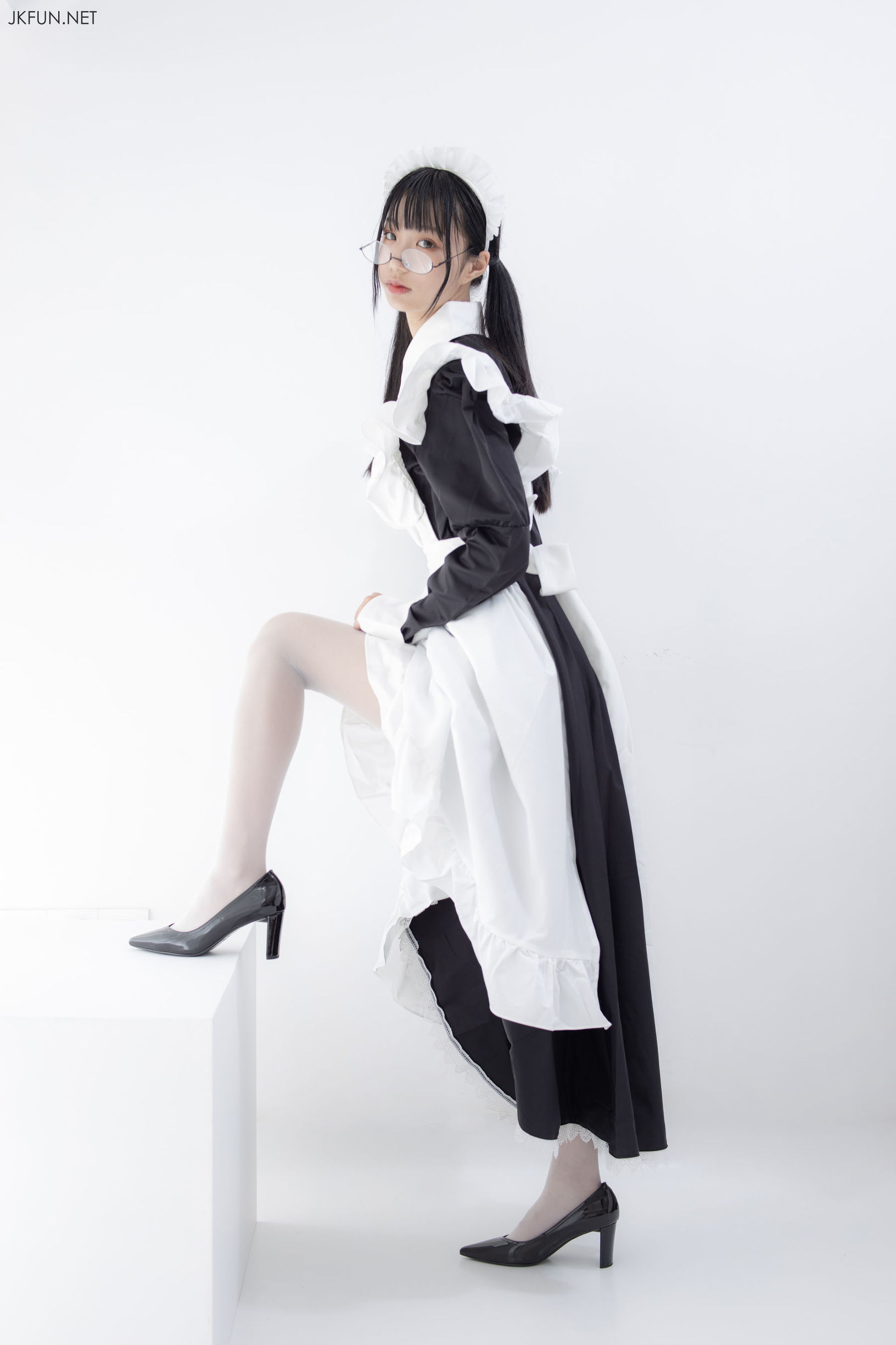 森蘿財團] 女仆眼鏡妹